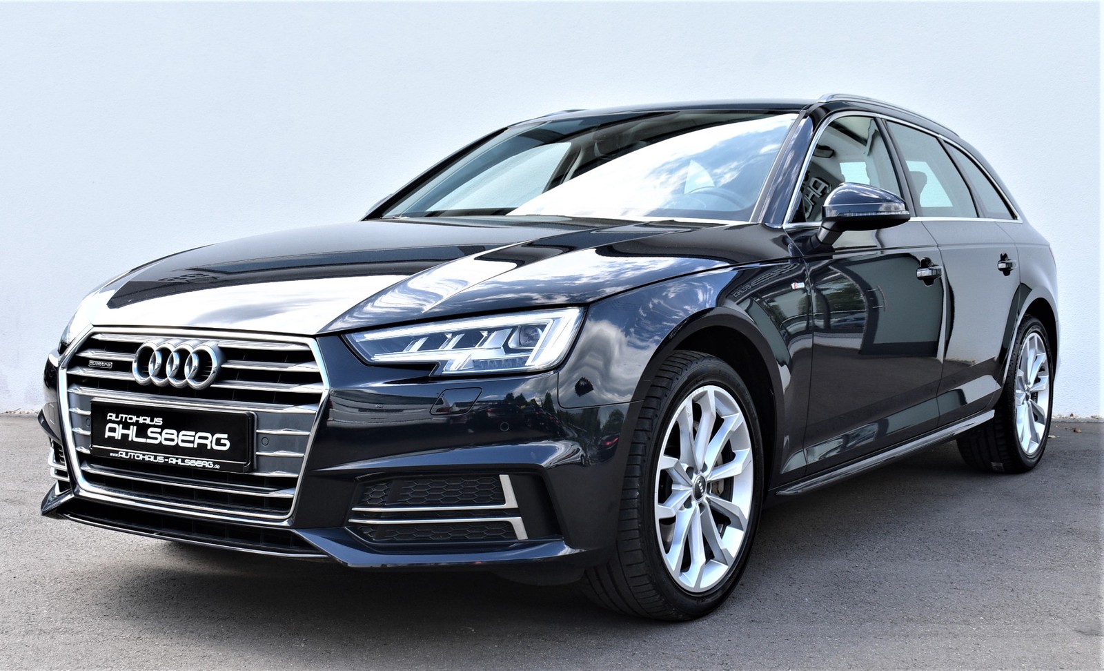 Audi A4 Avant S Line 2 0 TDI Quattro S Tronic Gebraucht Kaufen In