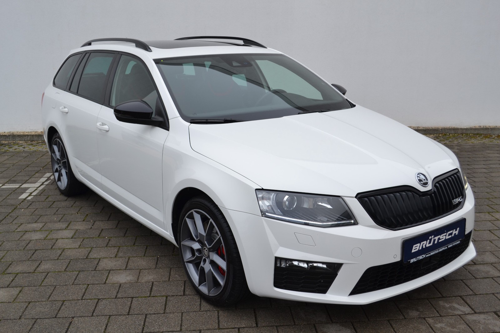 Skoda Octavia Combi RS 2 0 TSI DSG AHK NAVI ACC Gebraucht Kaufen