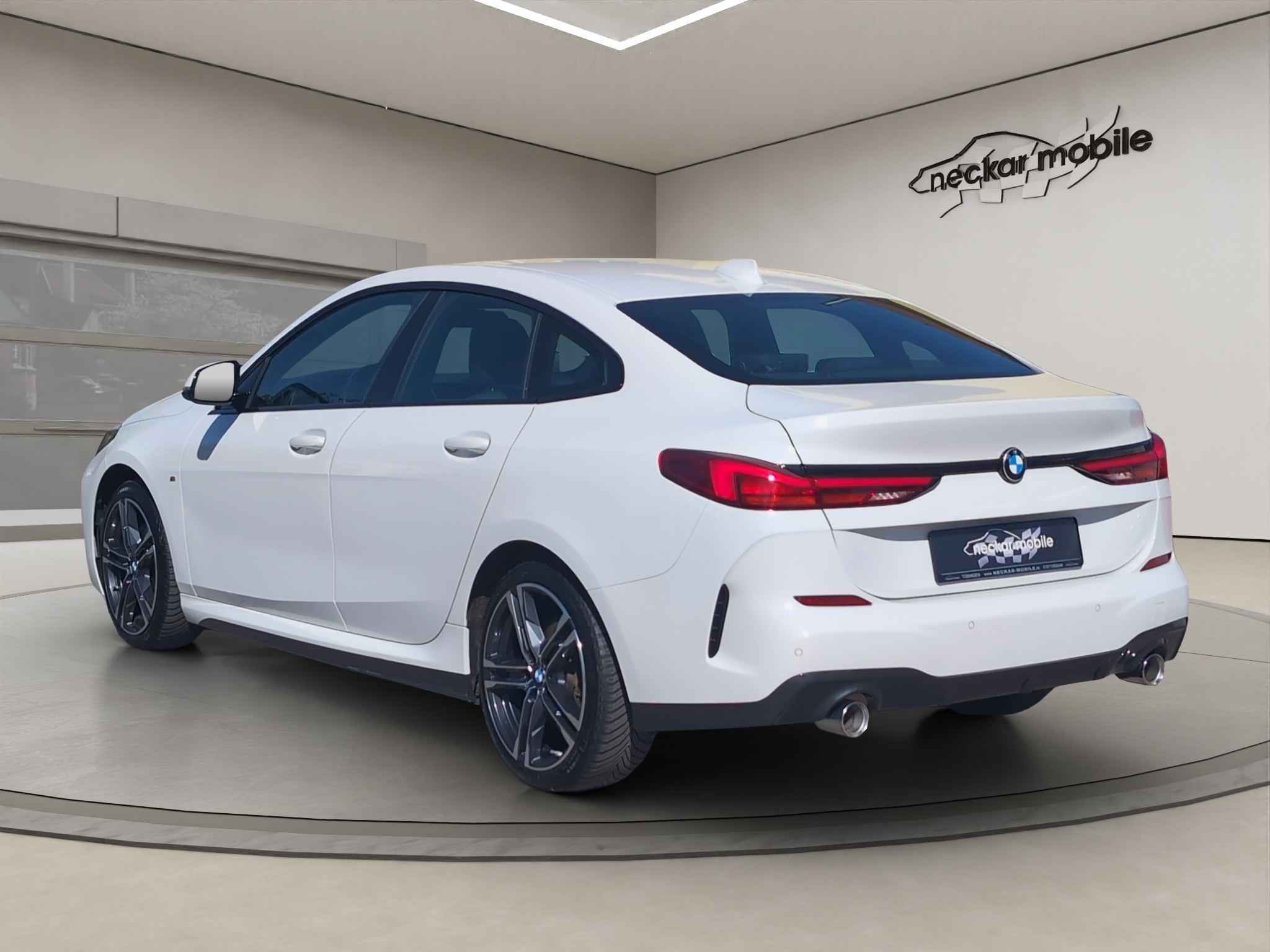 Daumennagel 12 - BMW 218d M-Sport Navi LED PDC Lenradkheizung