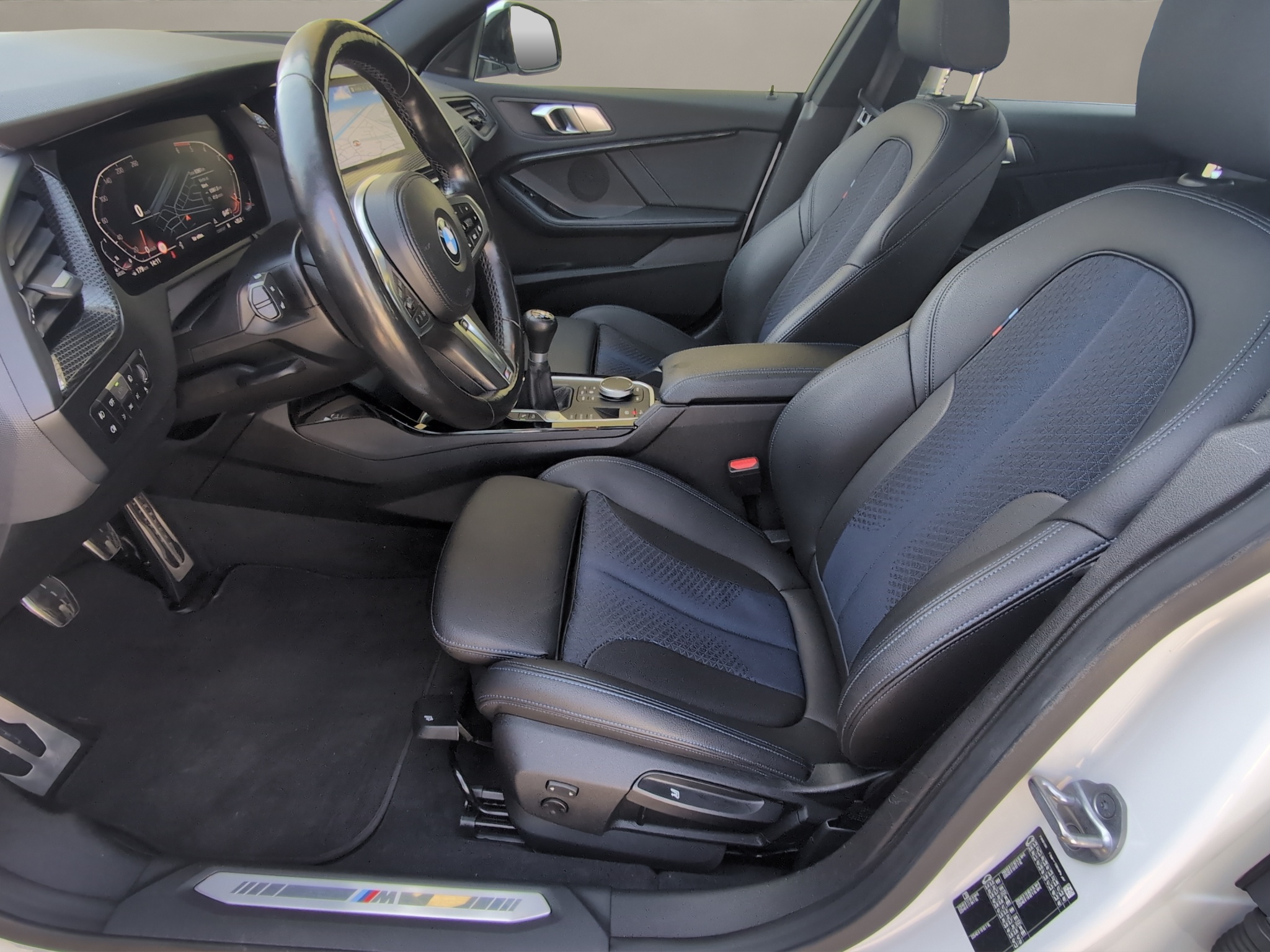 Daumennagel 19 - BMW 218d M-Sport Navi LED PDC Lenradkheizung