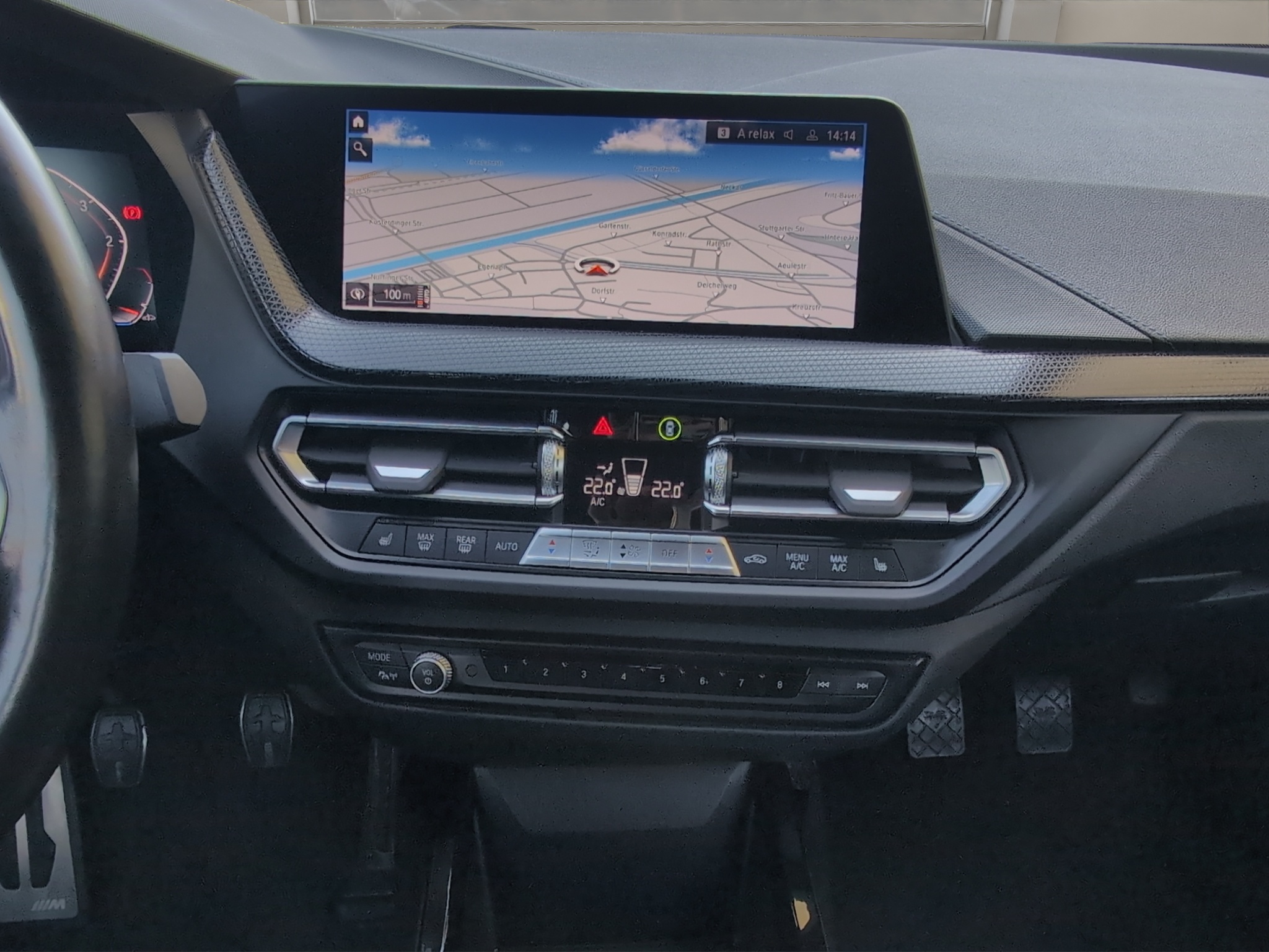 Daumennagel 24 - BMW 218d M-Sport Navi LED PDC Lenradkheizung