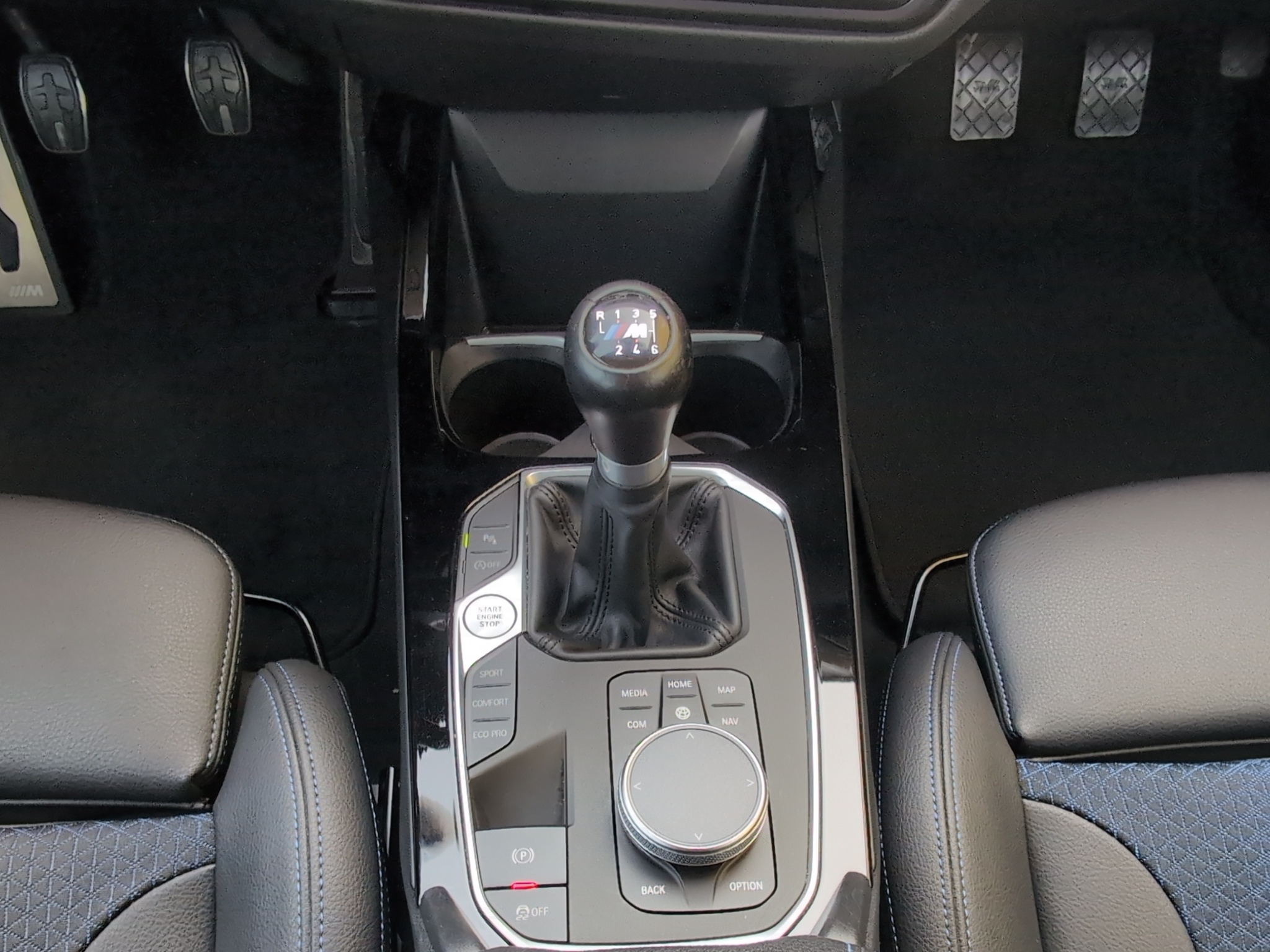 Daumennagel 25 - BMW 218d M-Sport Navi LED PDC Lenradkheizung