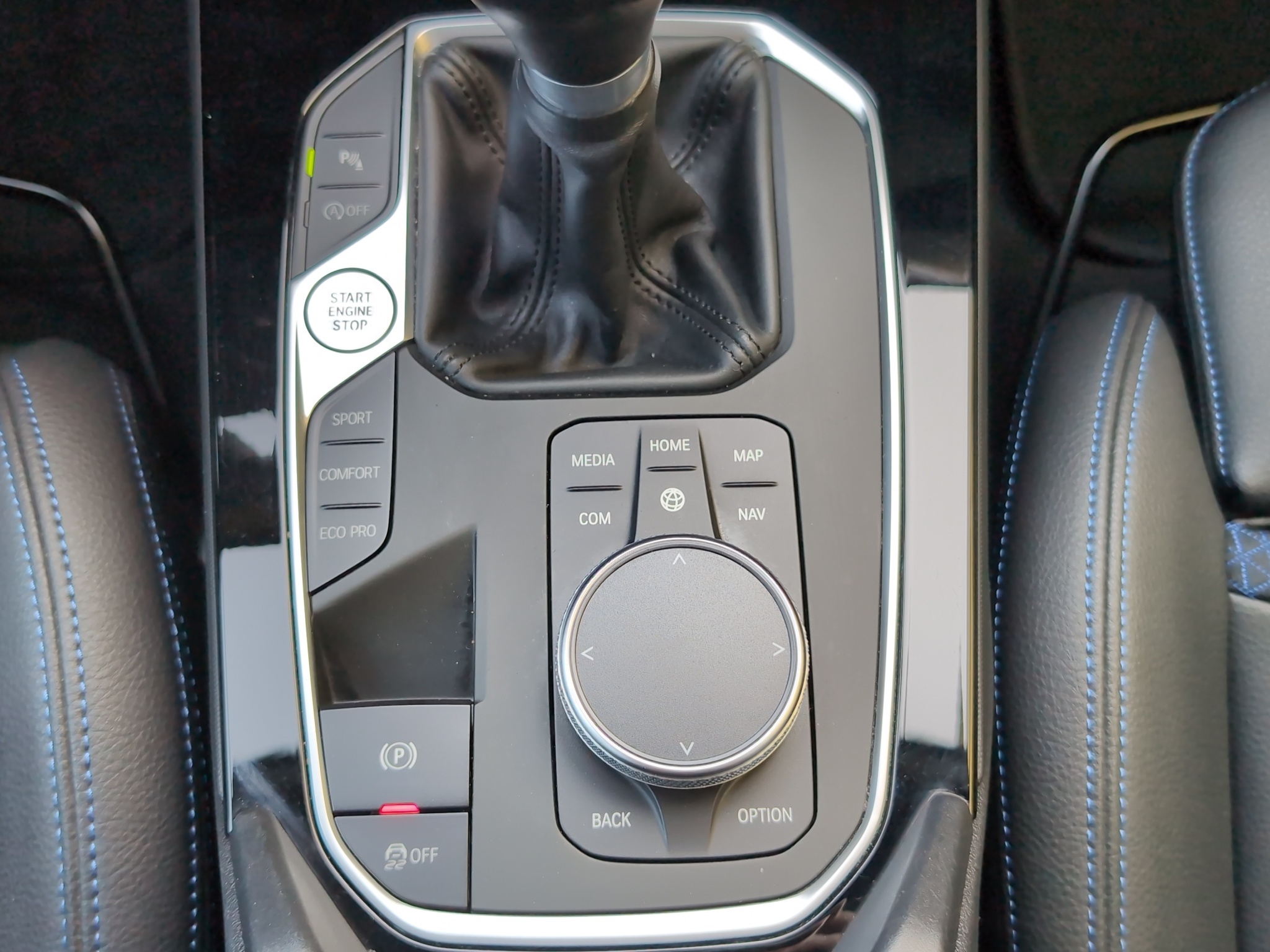 Daumennagel 26 - BMW 218d M-Sport Navi LED PDC Lenradkheizung