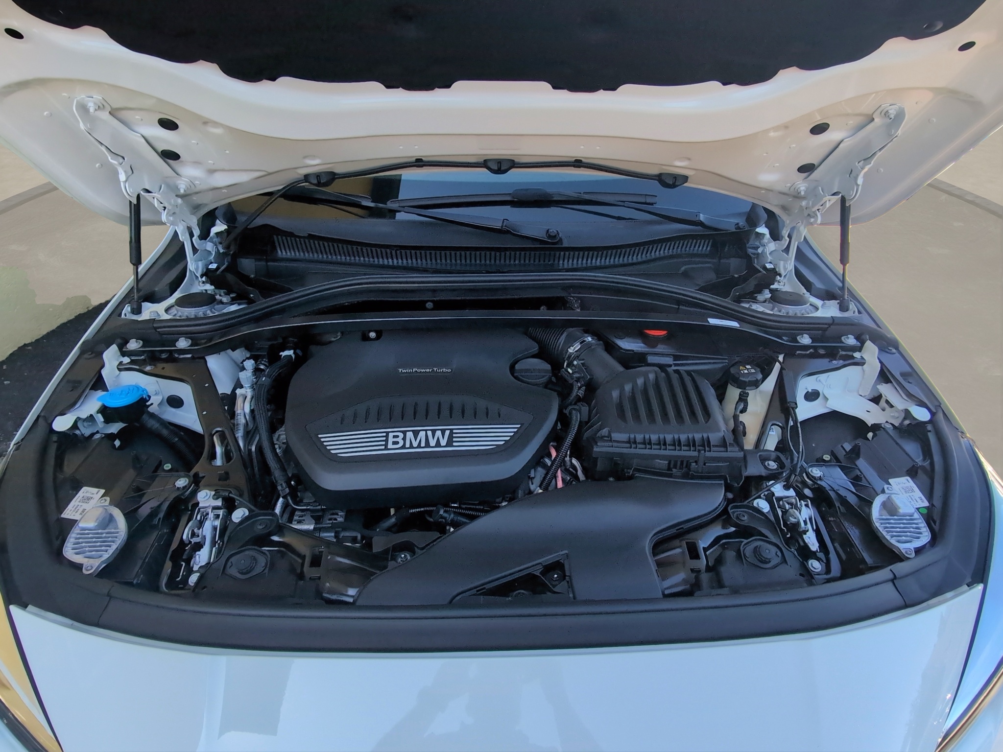Daumennagel 31 - BMW 218d M-Sport Navi LED PDC Lenradkheizung