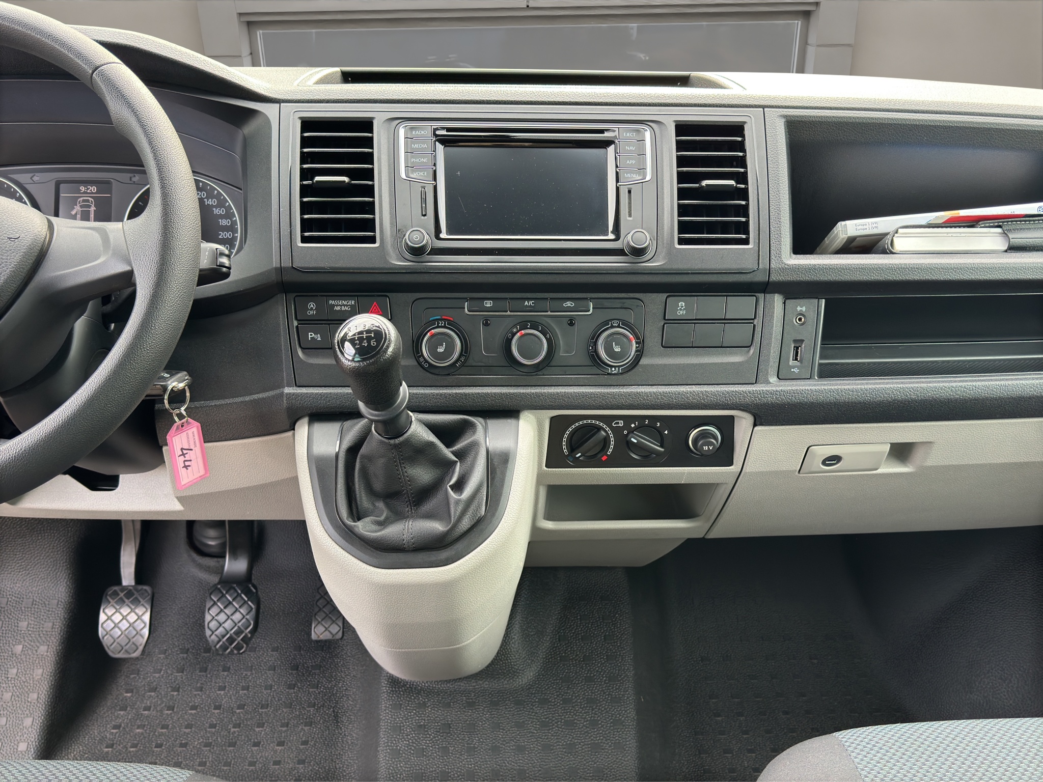Daumennagel 25 - Volkswagen T6 Transporter Kasten/Kombi Navi Sitzheizung AHK EcoProfi
