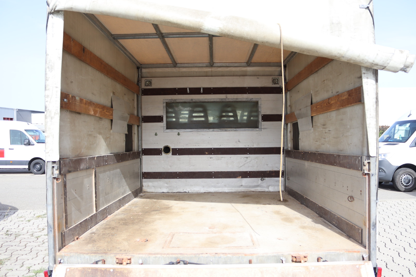 Daumennagel 16 - Iveco Daily 35C18 Doka Pritsche Plane 4x4 ALLRAD