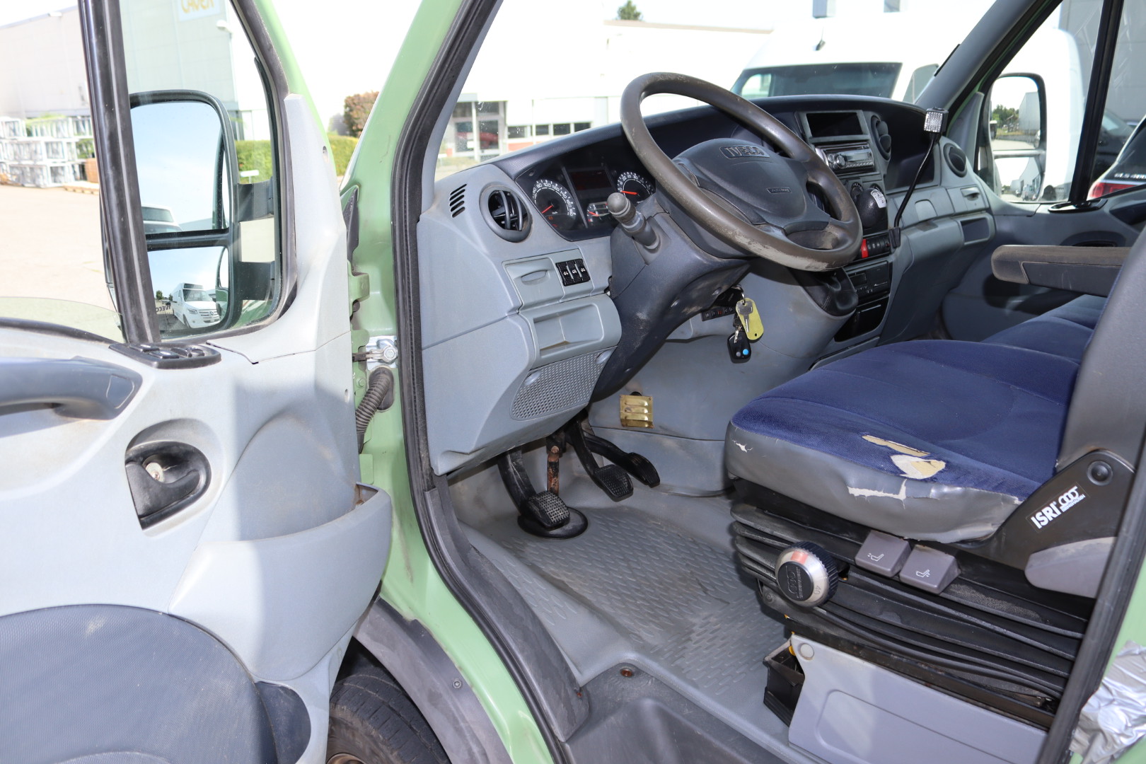 Daumennagel 21 - Iveco Daily 35C18 Doka Pritsche Plane 4x4 ALLRAD