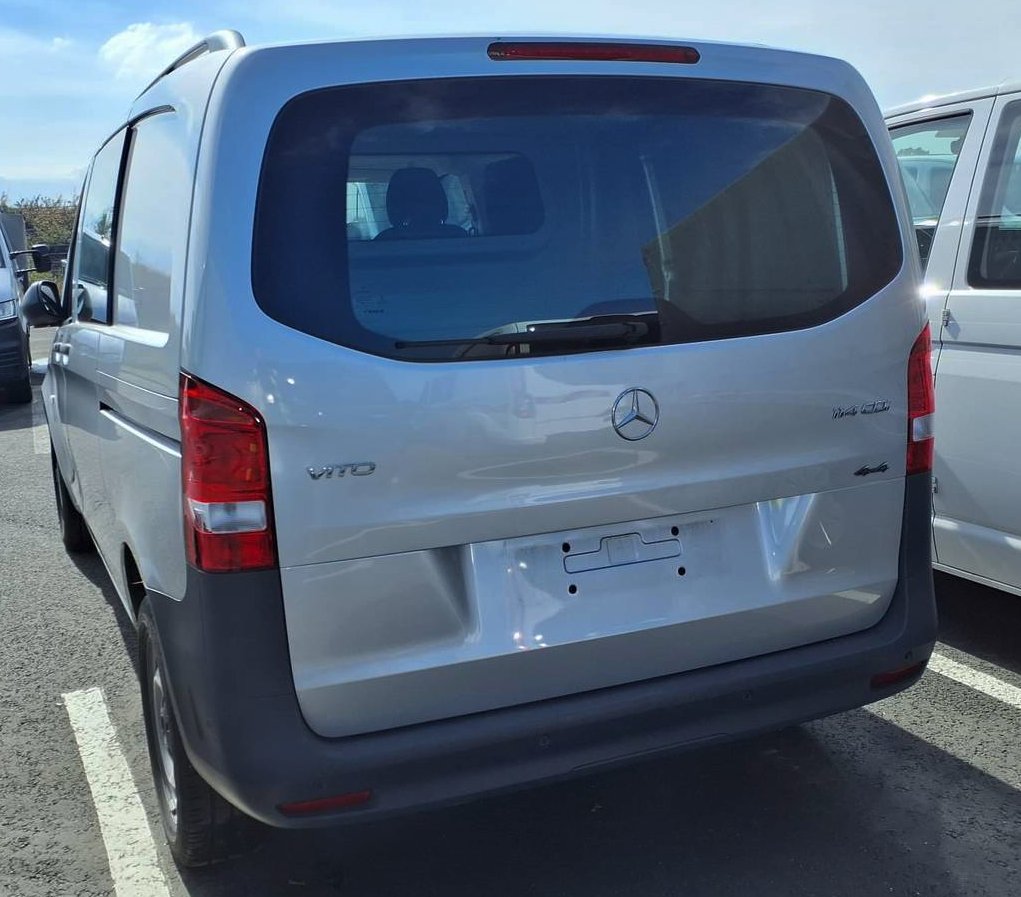 Daumennagel 4 - Mercedes-Benz Vito 114 CDI MIXTO 4x4 Kurz AUTOM STHZ TEMPOM