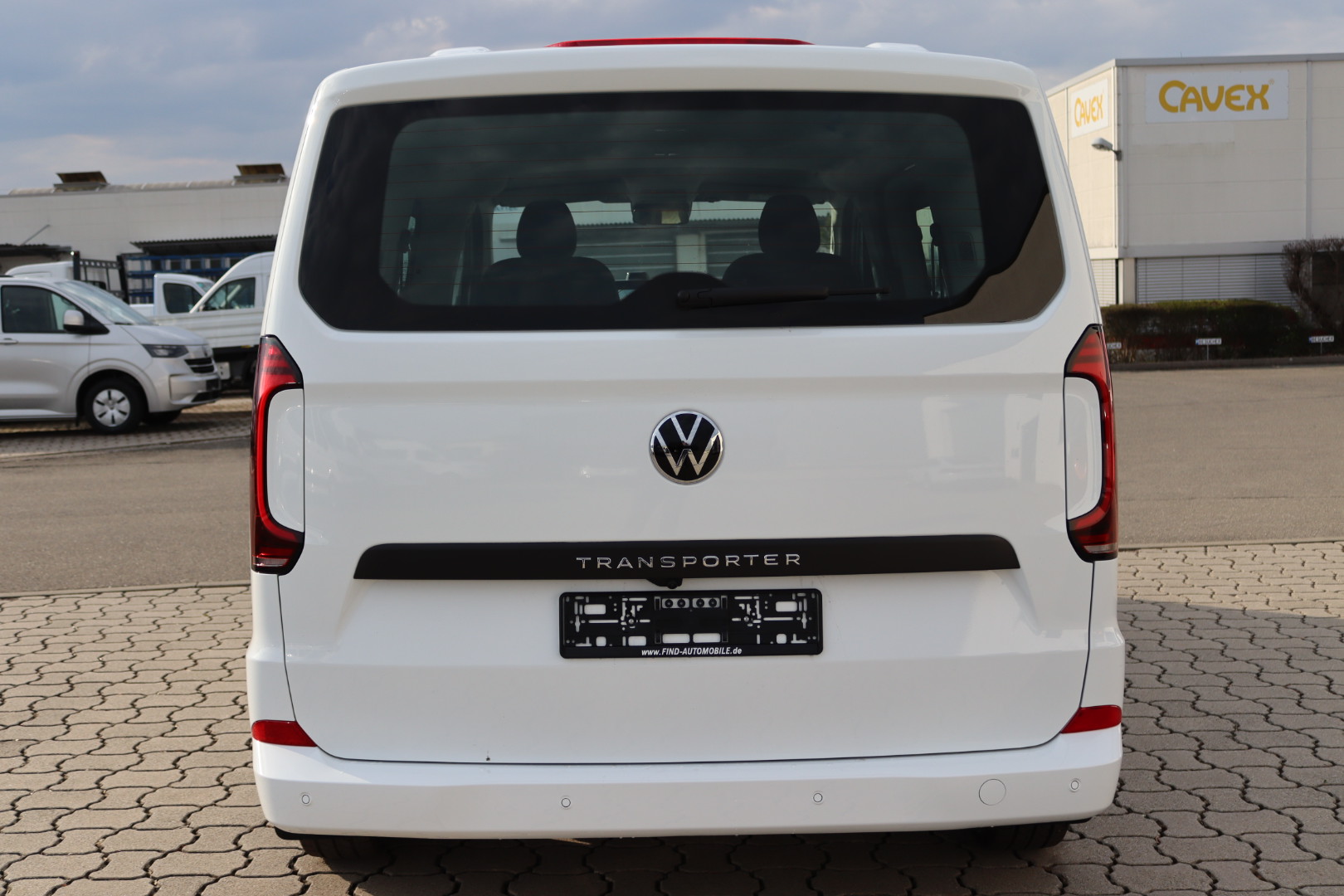 Daumennagel 7 - Volkswagen T7 Transporter 5-Sitzer Kurz AHK KAM LED SHZ N1