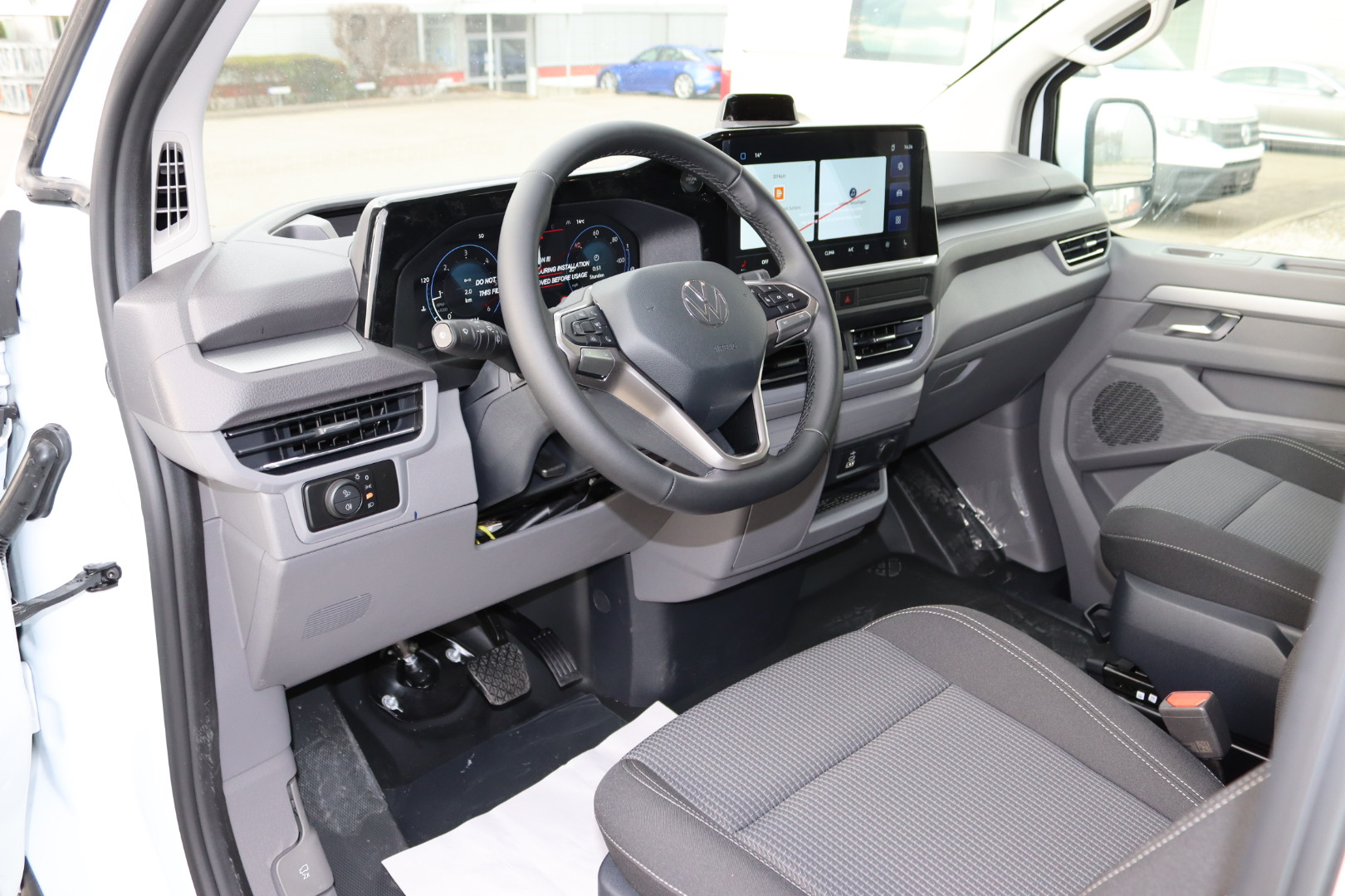 Daumennagel 25 - Volkswagen T7 Transporter 5-Sitzer Kurz AHK KAM LED SHZ N1