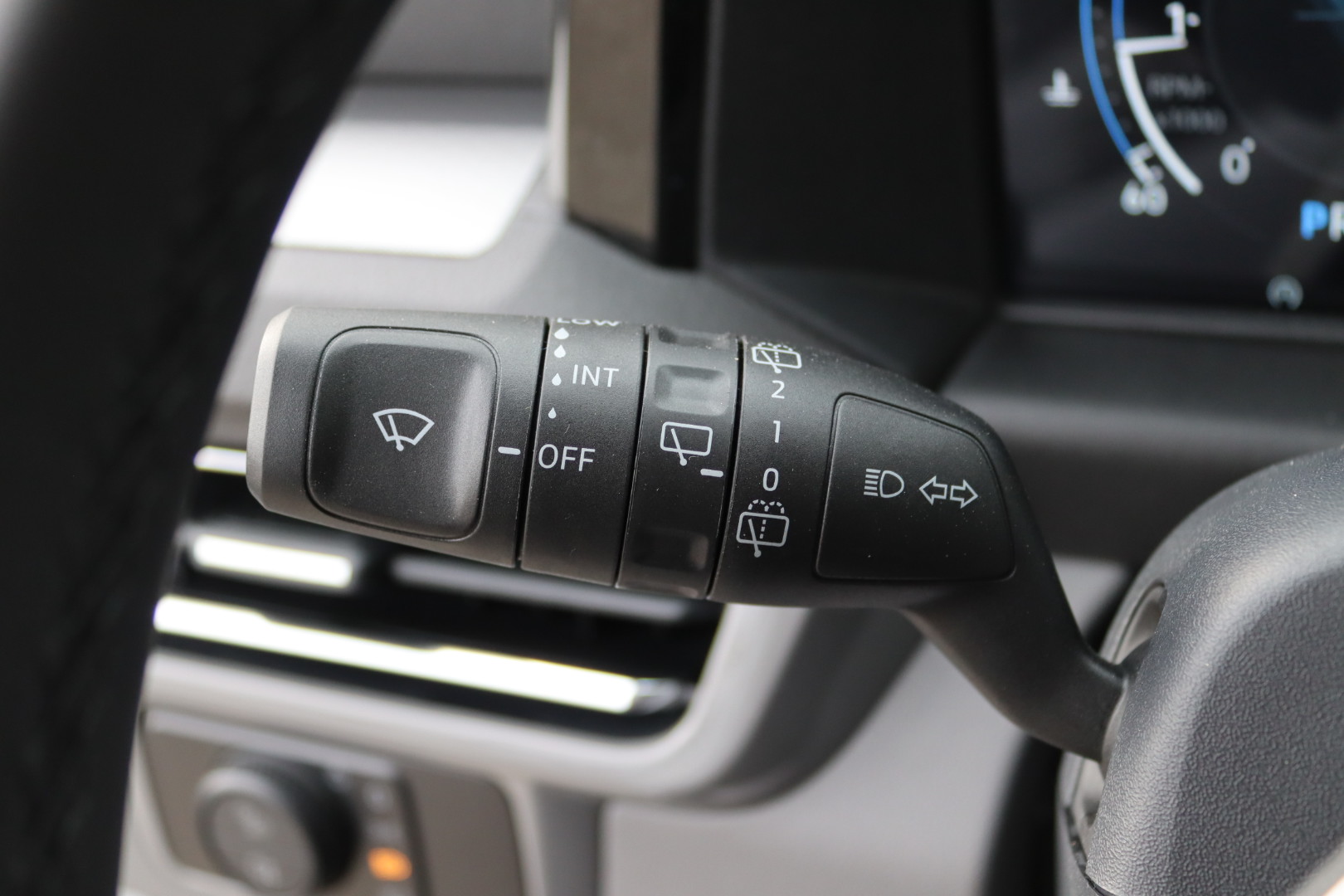 Daumennagel 29 - Volkswagen T7 Transporter 5-Sitzer Kurz AHK KAM LED SHZ N1