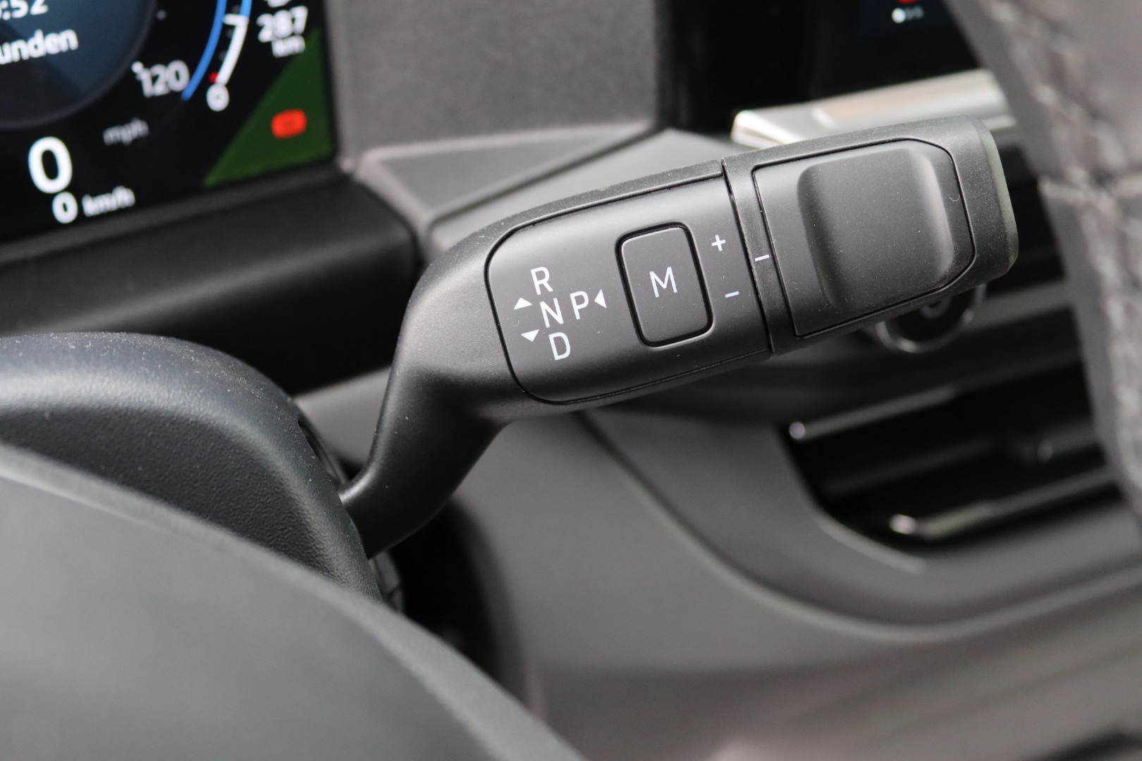 Daumennagel 30 - Volkswagen T7 Transporter 5-Sitzer Kurz AHK KAM LED SHZ N1