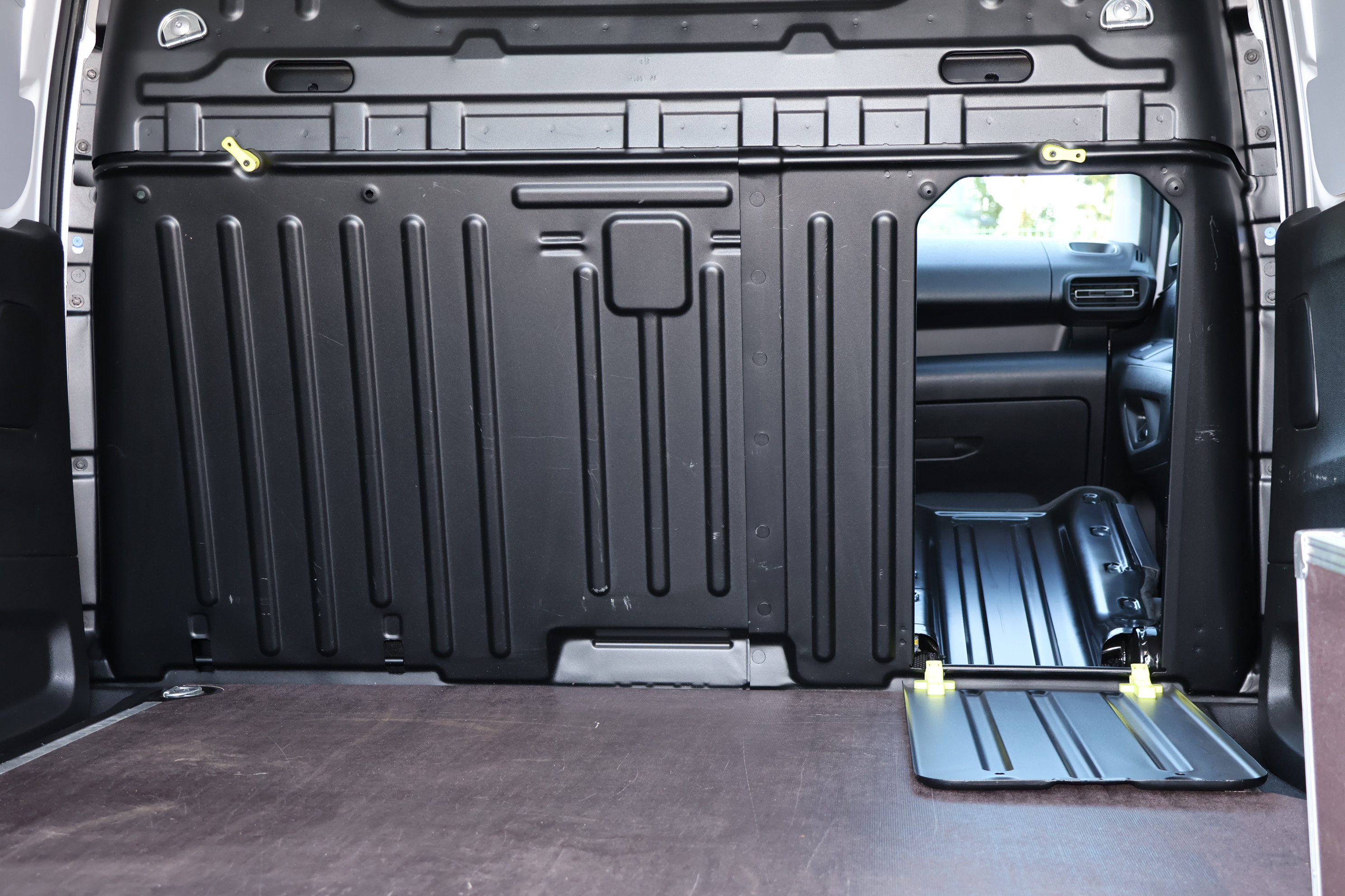 Daumennagel 7 - Opel Combo 1.5-D Kasten XL + 2-Schiebetüren Navi Cam