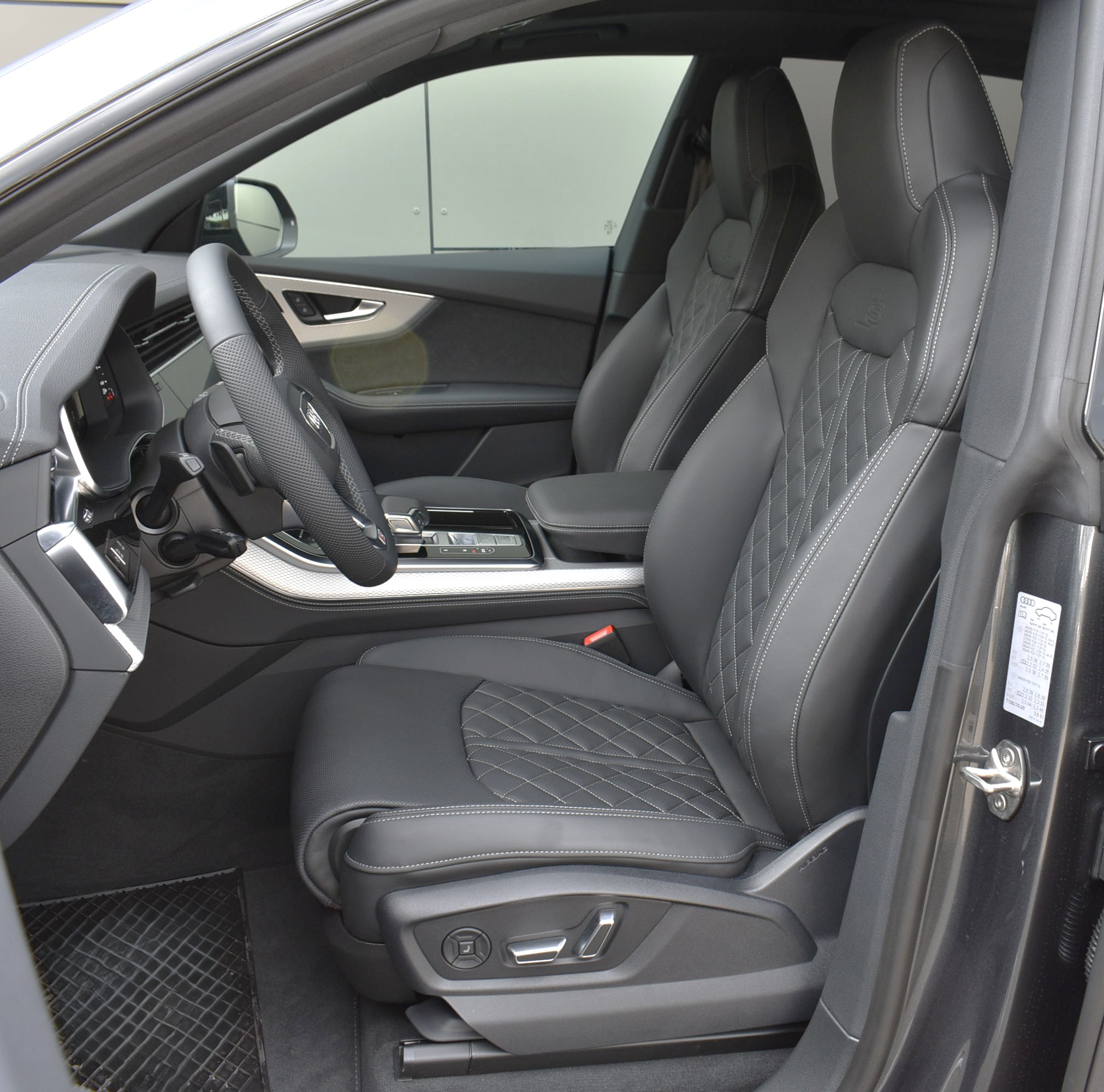 Daumennagel 13 - Audi Q8 S-Line Pano 23 Zoll 360°/HD Matrix/Massa./HUD/BQ