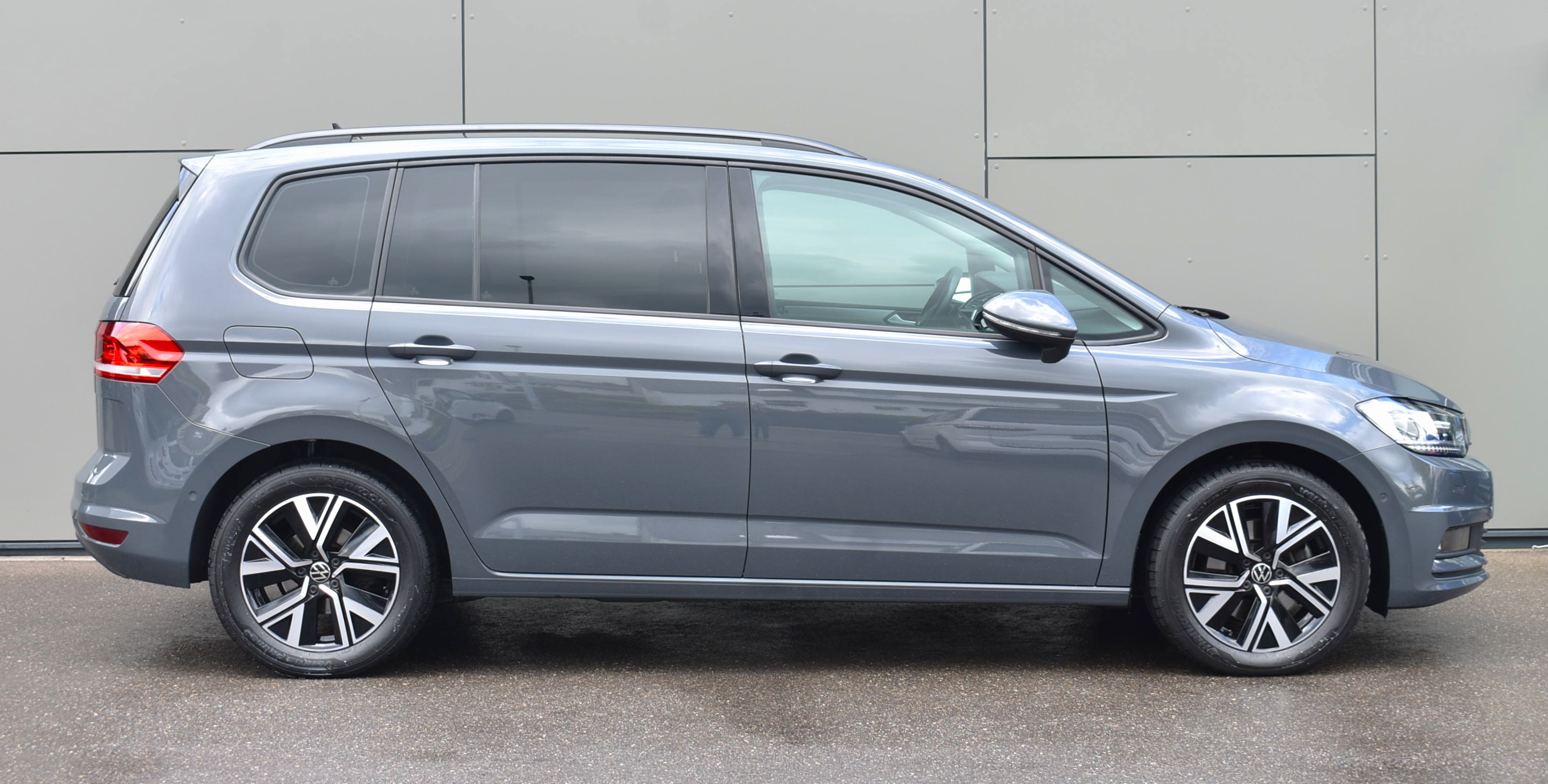 Daumennagel 3 - Volkswagen TOURAN COMFORT/ DIG.C/STAND/7SITZ/RFK/APP/LED/ACC/AHK