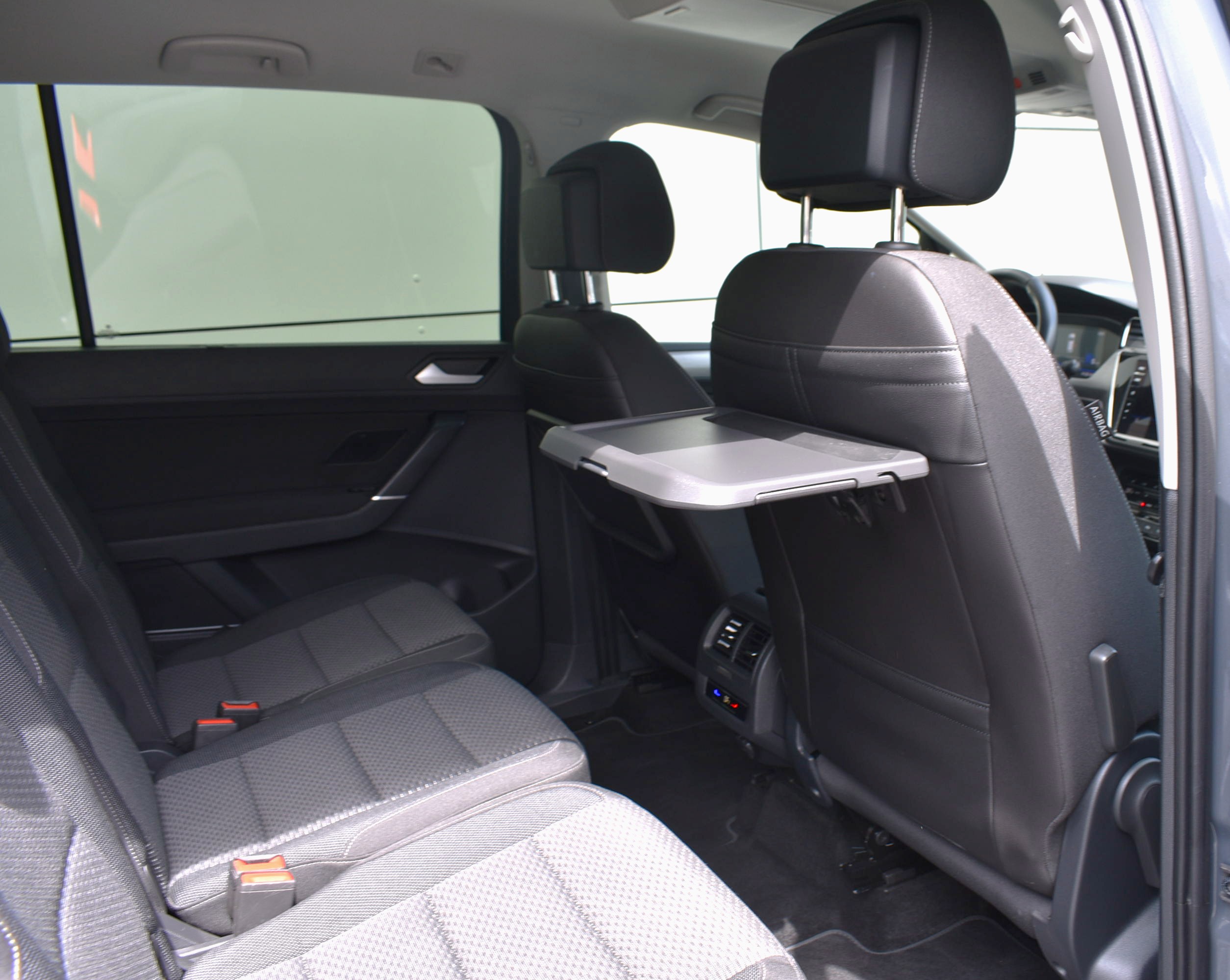 Daumennagel 15 - Volkswagen TOURAN COMFORT/ DIG.C/STAND/7SITZ/RFK/APP/LED/ACC/AHK