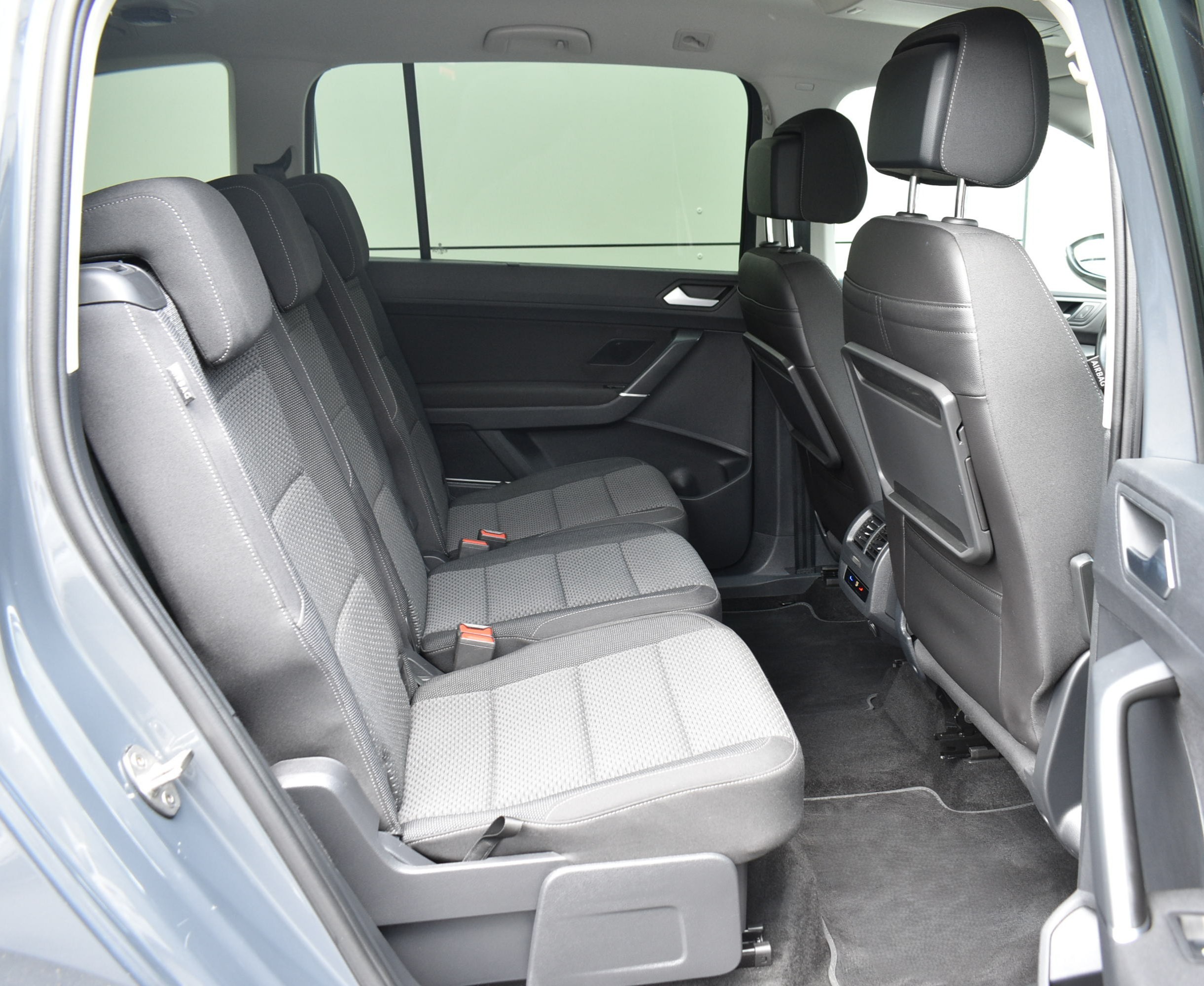 Daumennagel 17 - Volkswagen TOURAN COMFORT/ DIG.C/STAND/7SITZ/RFK/APP/LED/ACC/AHK