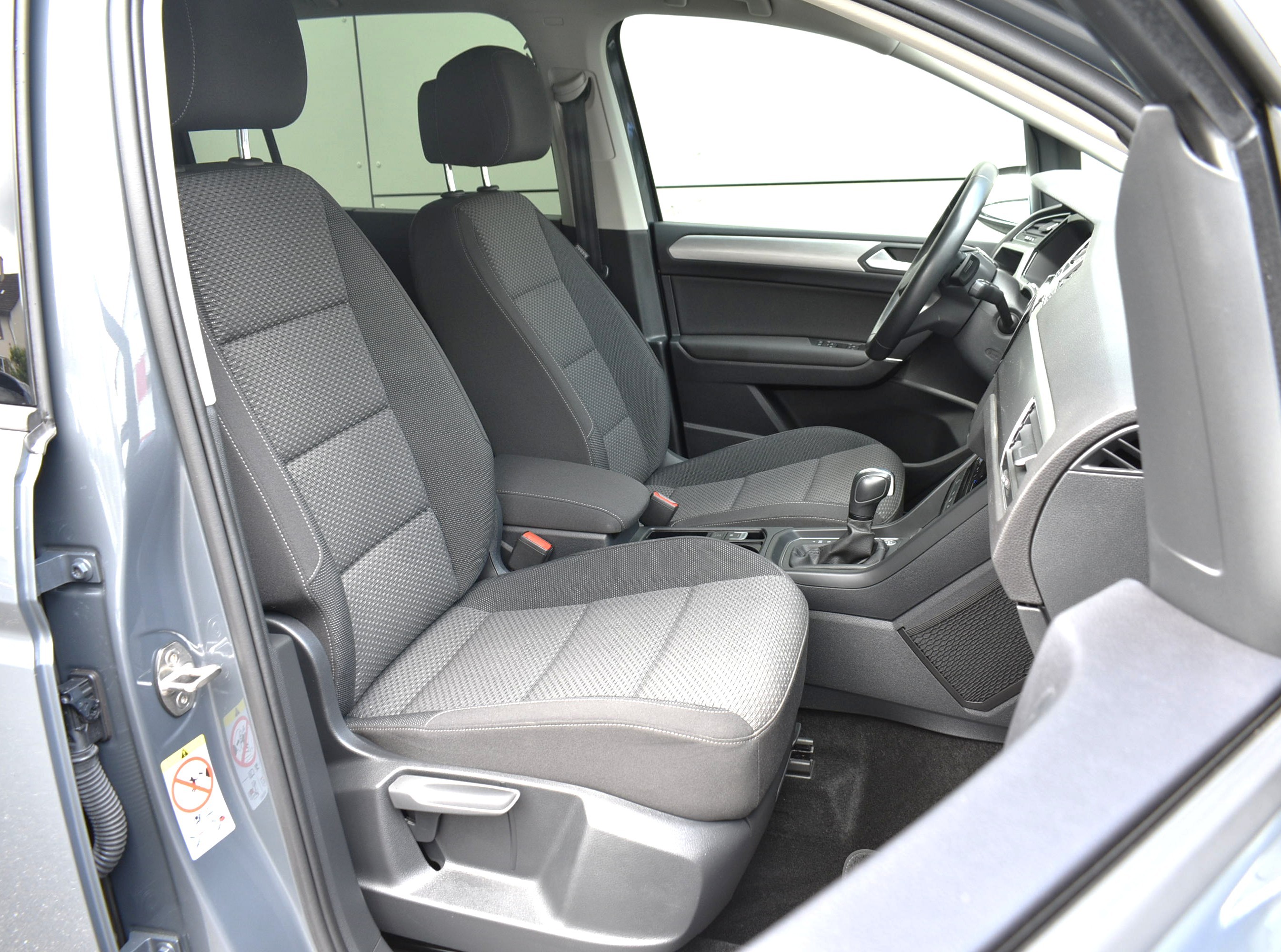 Daumennagel 18 - Volkswagen TOURAN COMFORT/ DIG.C/STAND/7SITZ/RFK/APP/LED/ACC/AHK