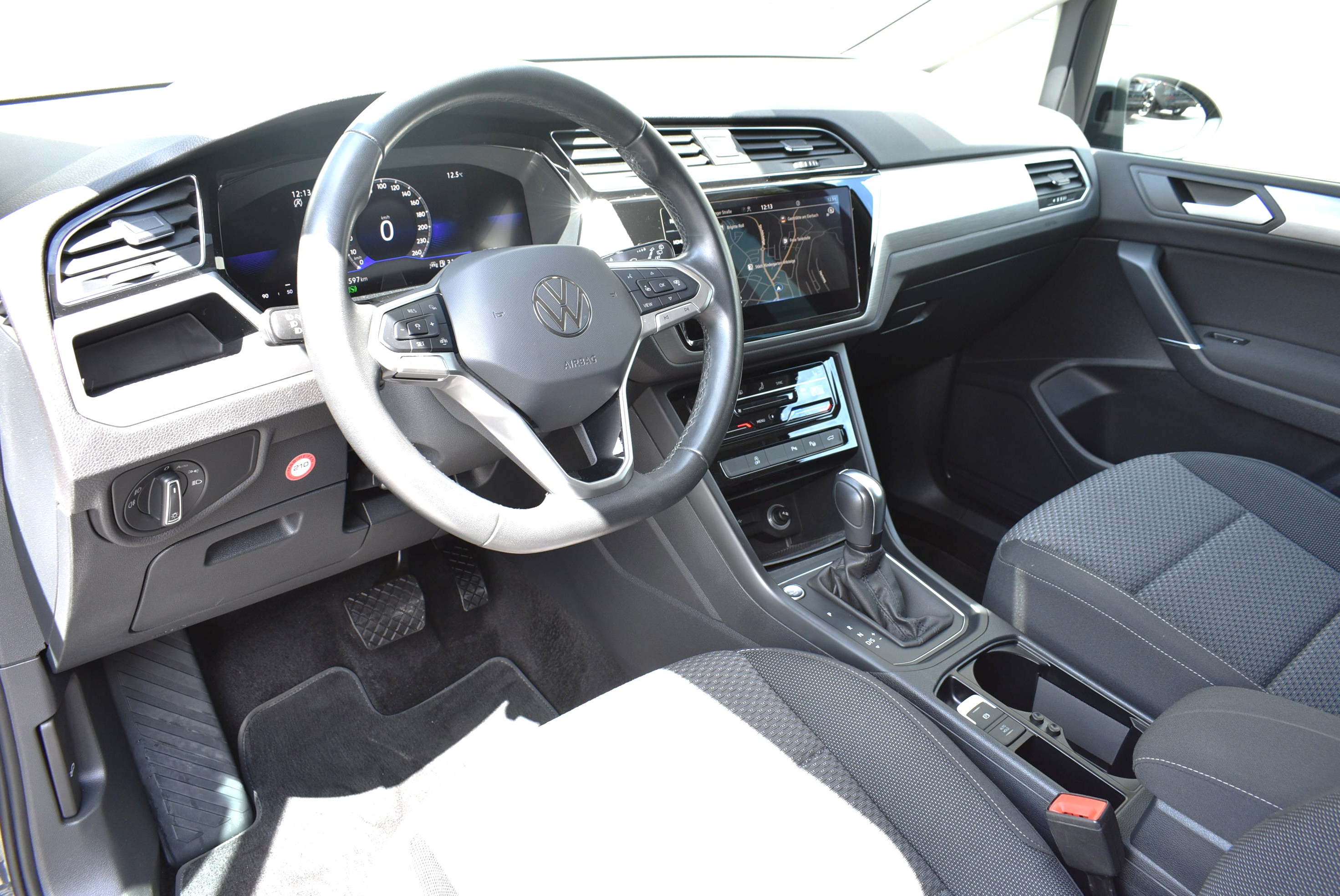 Daumennagel 10 - Volkswagen TOURAN COMFORT/ DIG.C/STAND/7SITZ/RFK/APP/LED/ACC/AHK