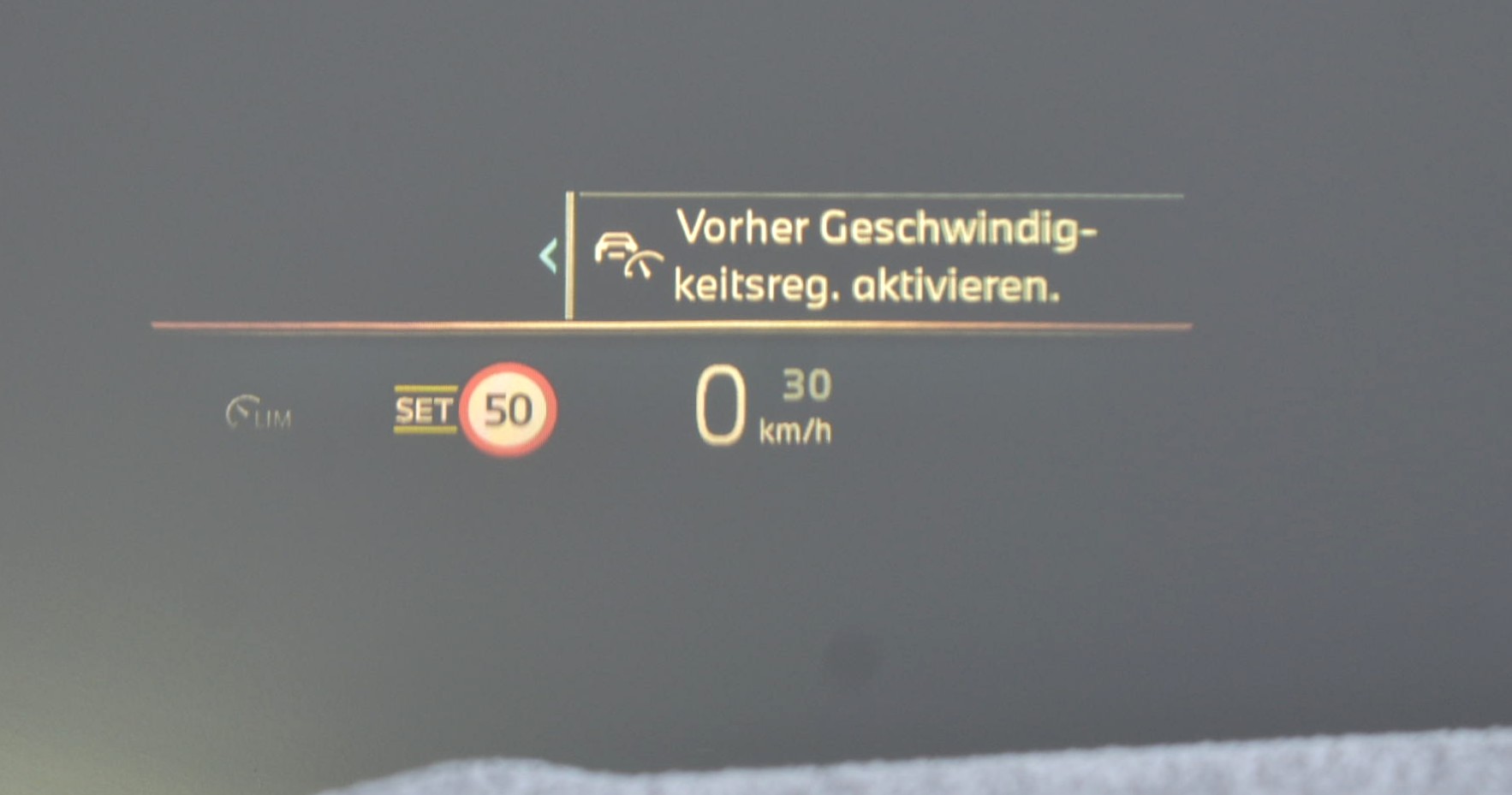 Daumennagel 22 - BMW 318 i M SPORT/SHADOW HUD/ACC/WIDES./MEMORY/LED/AHK