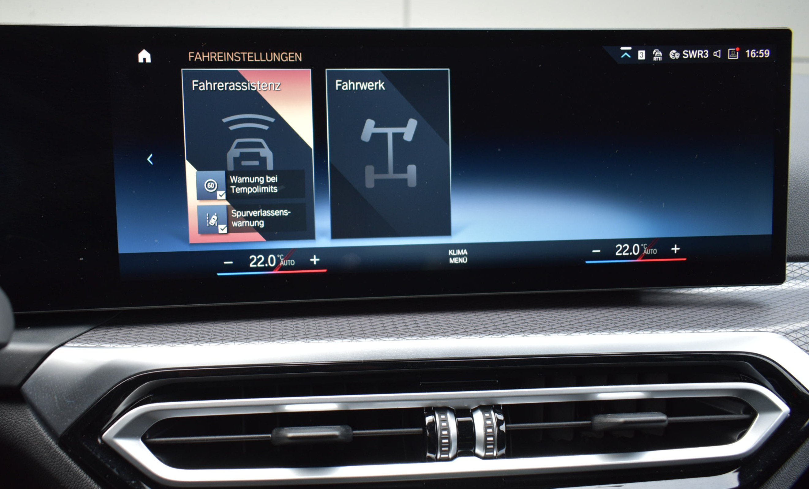 Daumennagel 27 - BMW 318 i M SPORT/SHADOW HUD/ACC/WIDES./MEMORY/LED/AHK