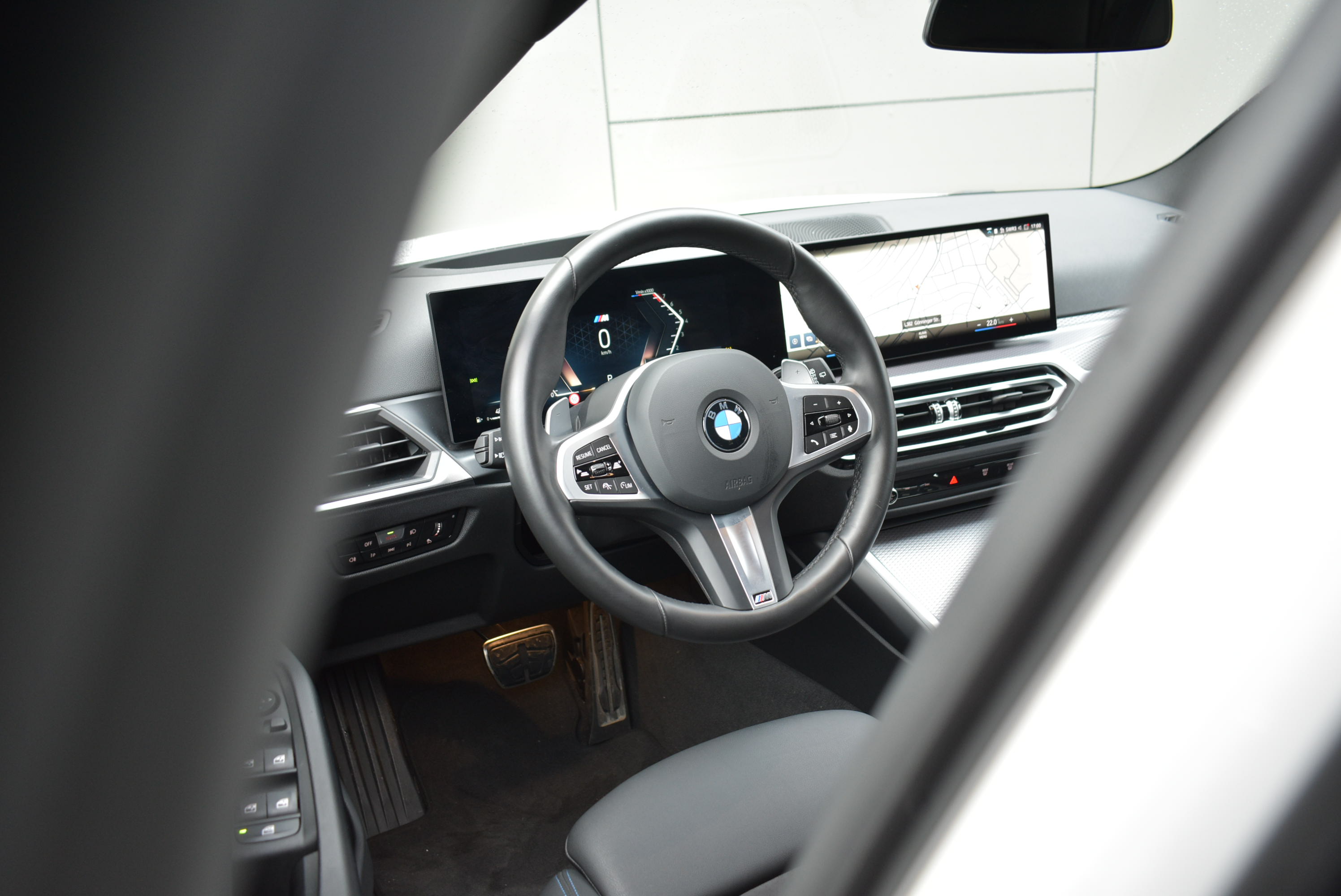 Daumennagel 11 - BMW 318 i M SPORT/SHADOW HUD/ACC/WIDES./MEMORY/LED/AHK