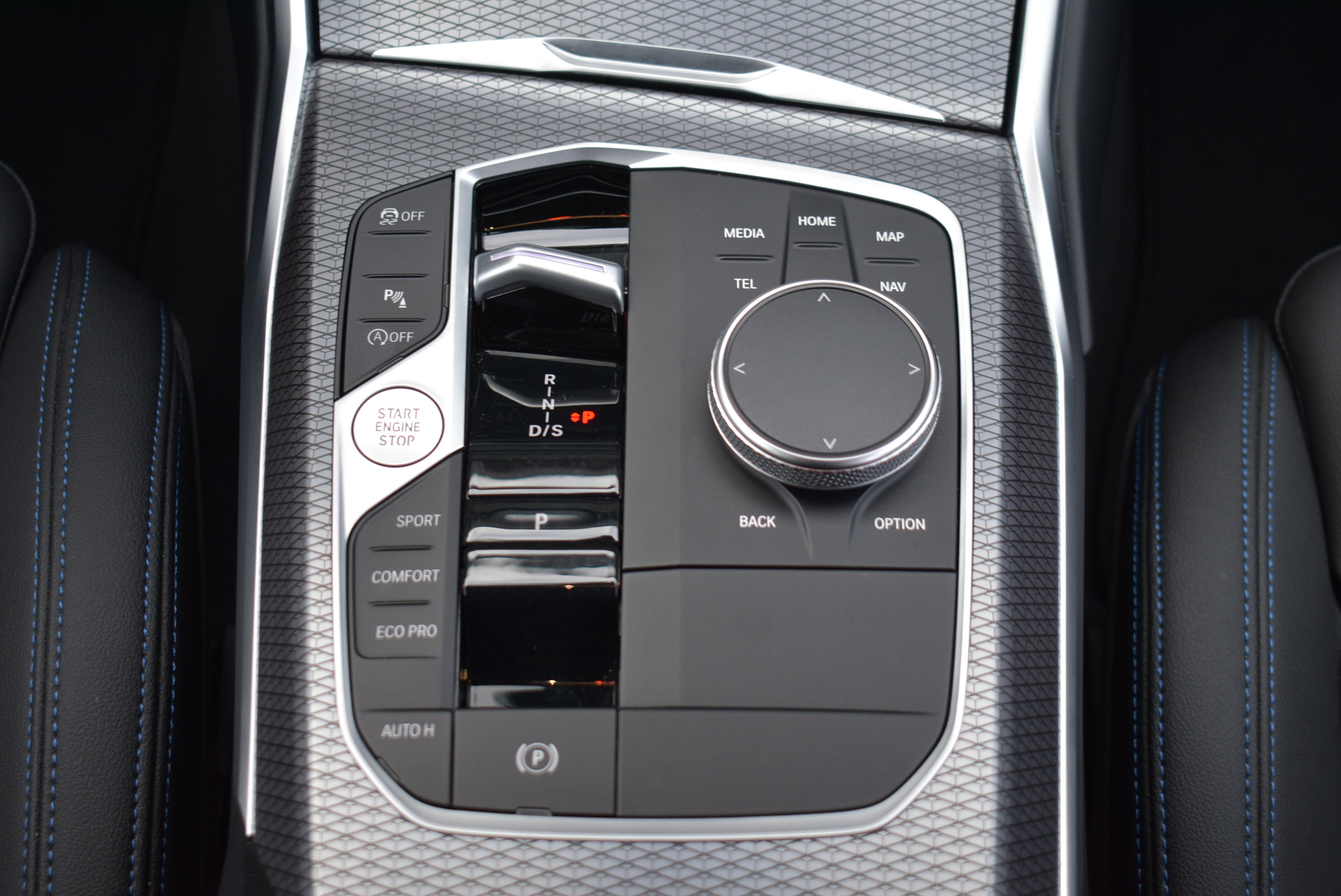 Daumennagel 19 - BMW 318 i M SPORT/SHADOW HUD/ACC/WIDES./MEMORY/LED/AHK