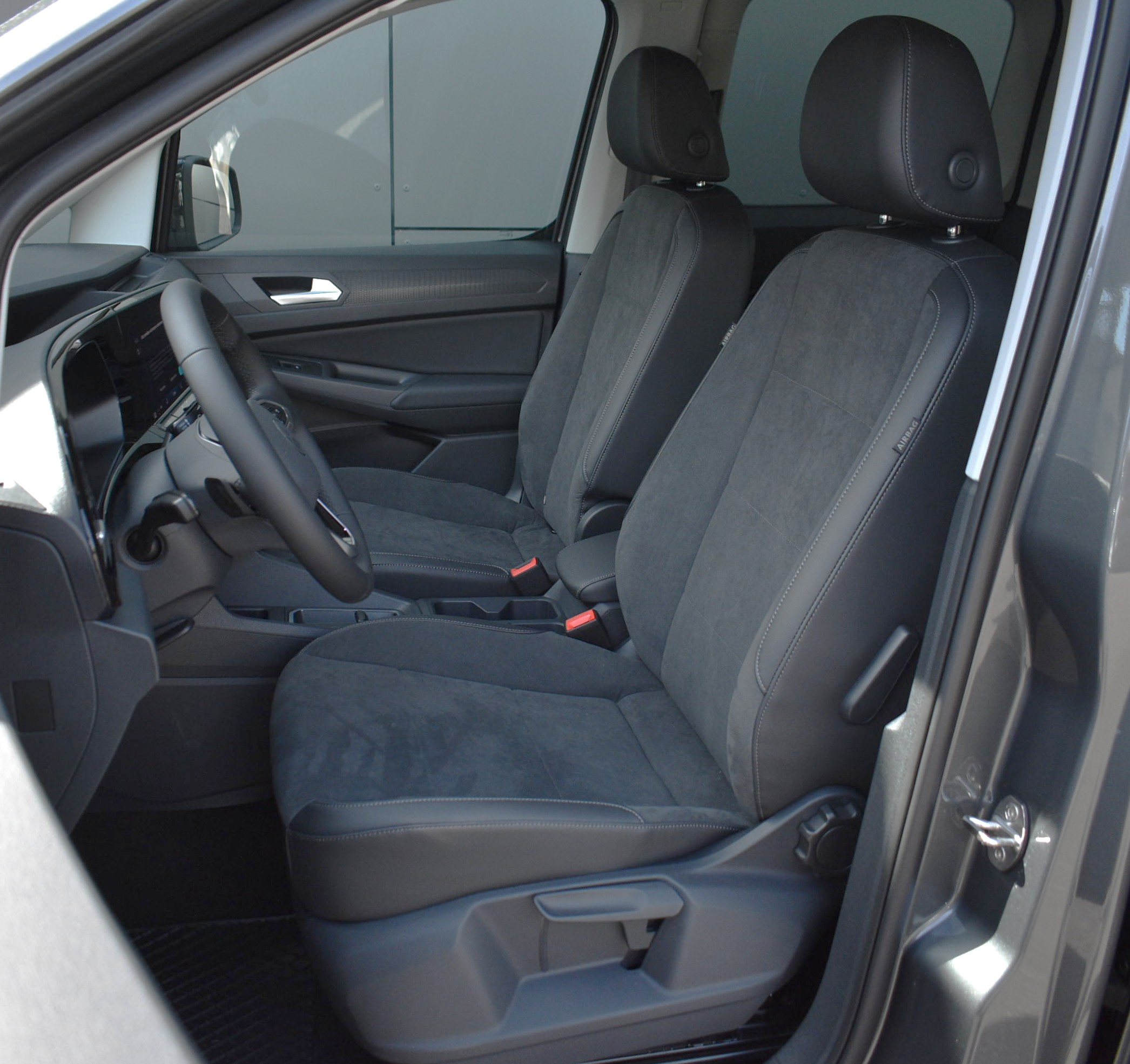 Daumennagel 10 - Volkswagen CADDY TDI STYLE EDI. STANDH./LEDER/LED/5 J.GARANTIE