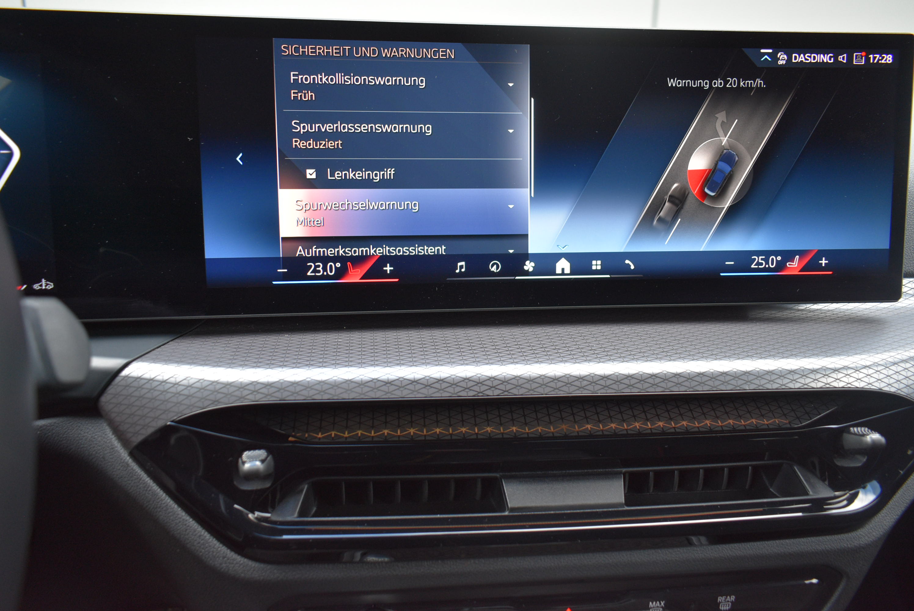 Thumbnail 21 - BMW 330 IX/M-SPORT/SHADOW/ WIDES./HUD/ACC/360°/AHK/CAR-PLAY