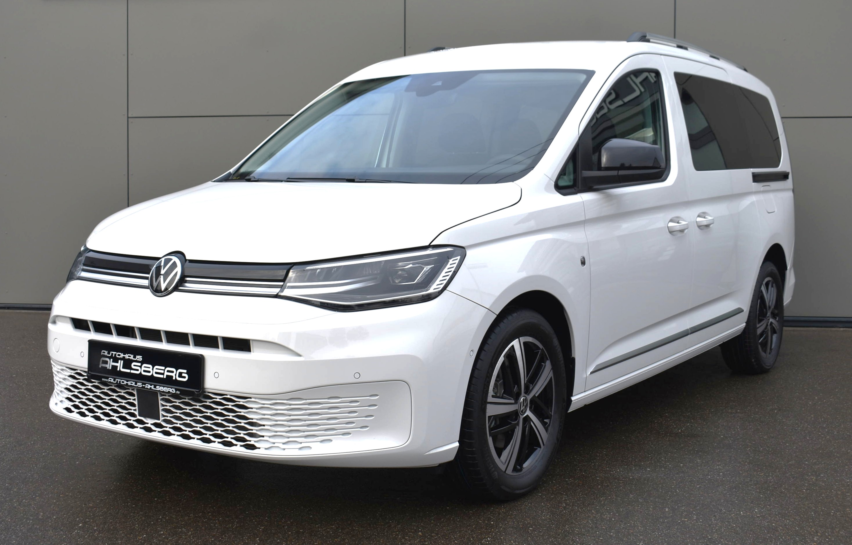 Daumennagel 2 - Volkswagen CADDY MAXI DSG TDI STY. STHZ./LEDER/LED/5 J.GARANTIE