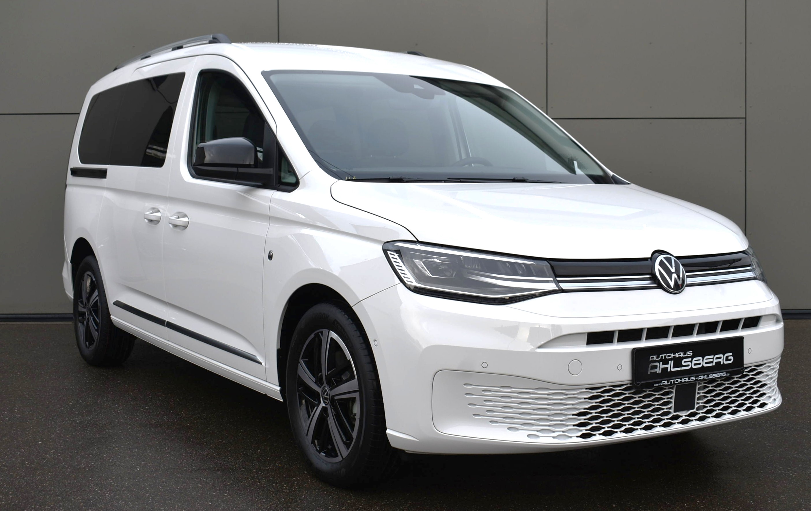 Daumennagel 4 - Volkswagen CADDY MAXI DSG TDI STY. STHZ./LEDER/LED/5 J.GARANTIE