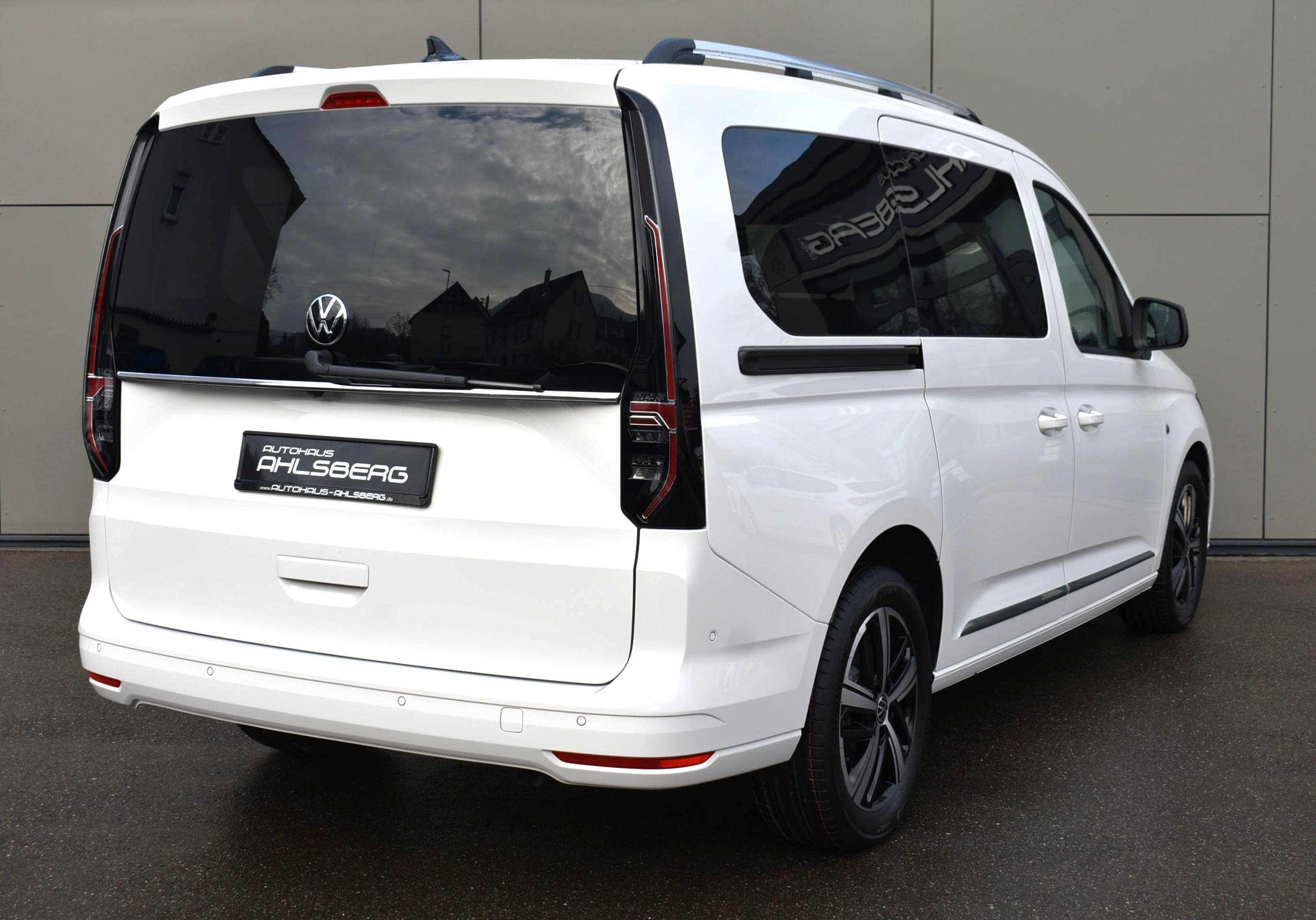 Daumennagel 7 - Volkswagen CADDY MAXI DSG TDI STY. STHZ./LEDER/LED/5 J.GARANTIE