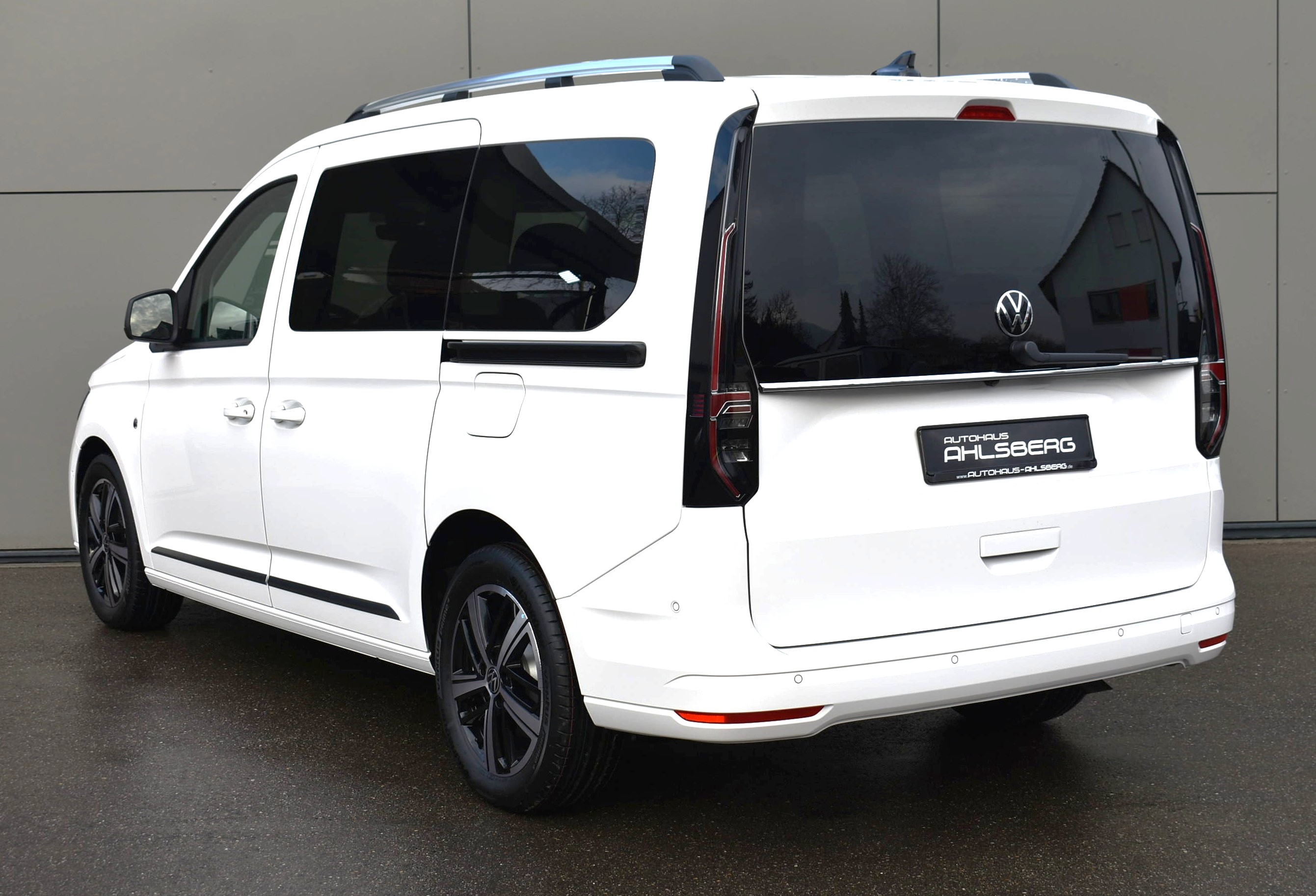 Daumennagel 9 - Volkswagen CADDY MAXI DSG TDI STY. STHZ./LEDER/LED/5 J.GARANTIE