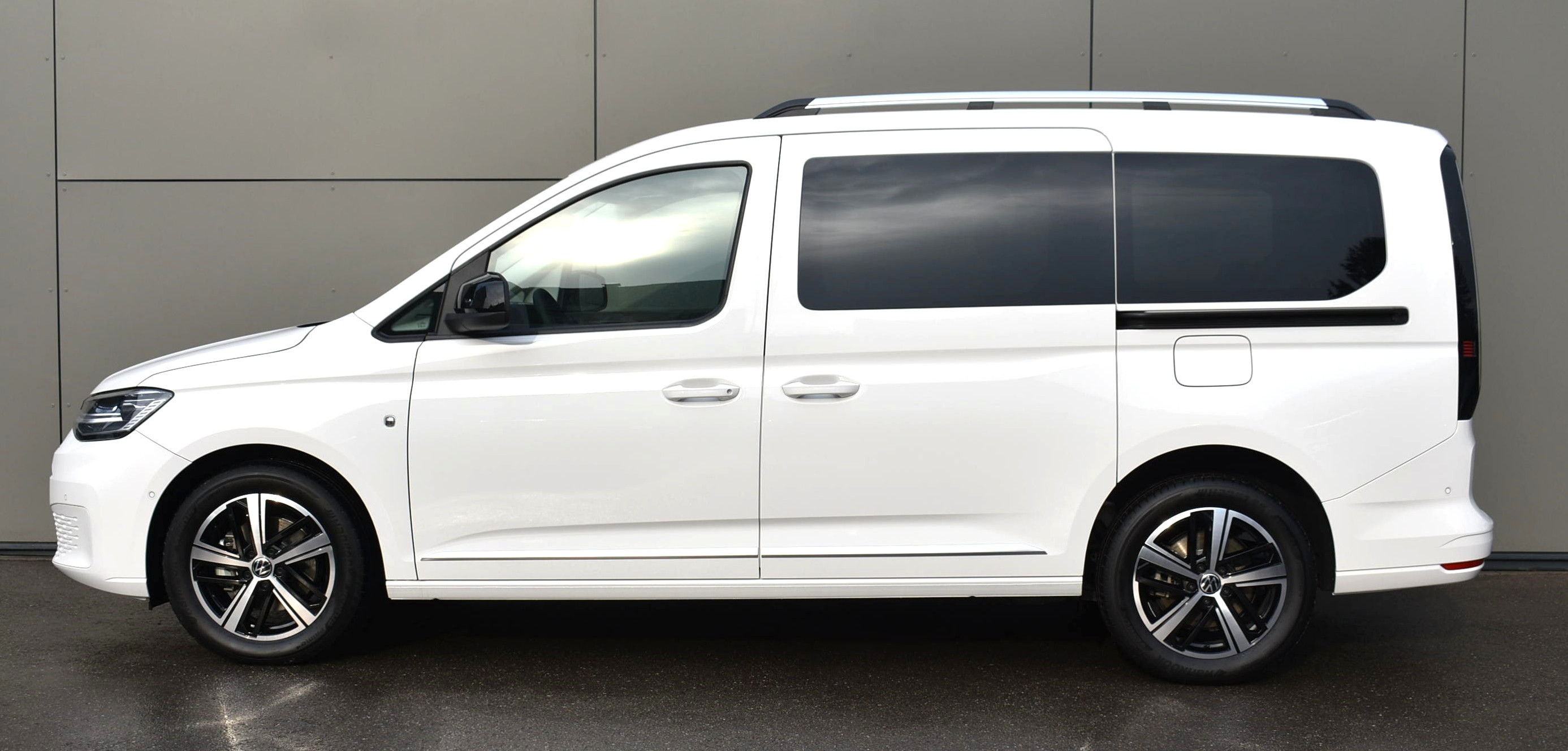 Daumennagel 10 - Volkswagen CADDY MAXI DSG TDI STY. STHZ./LEDER/LED/5 J.GARANTIE