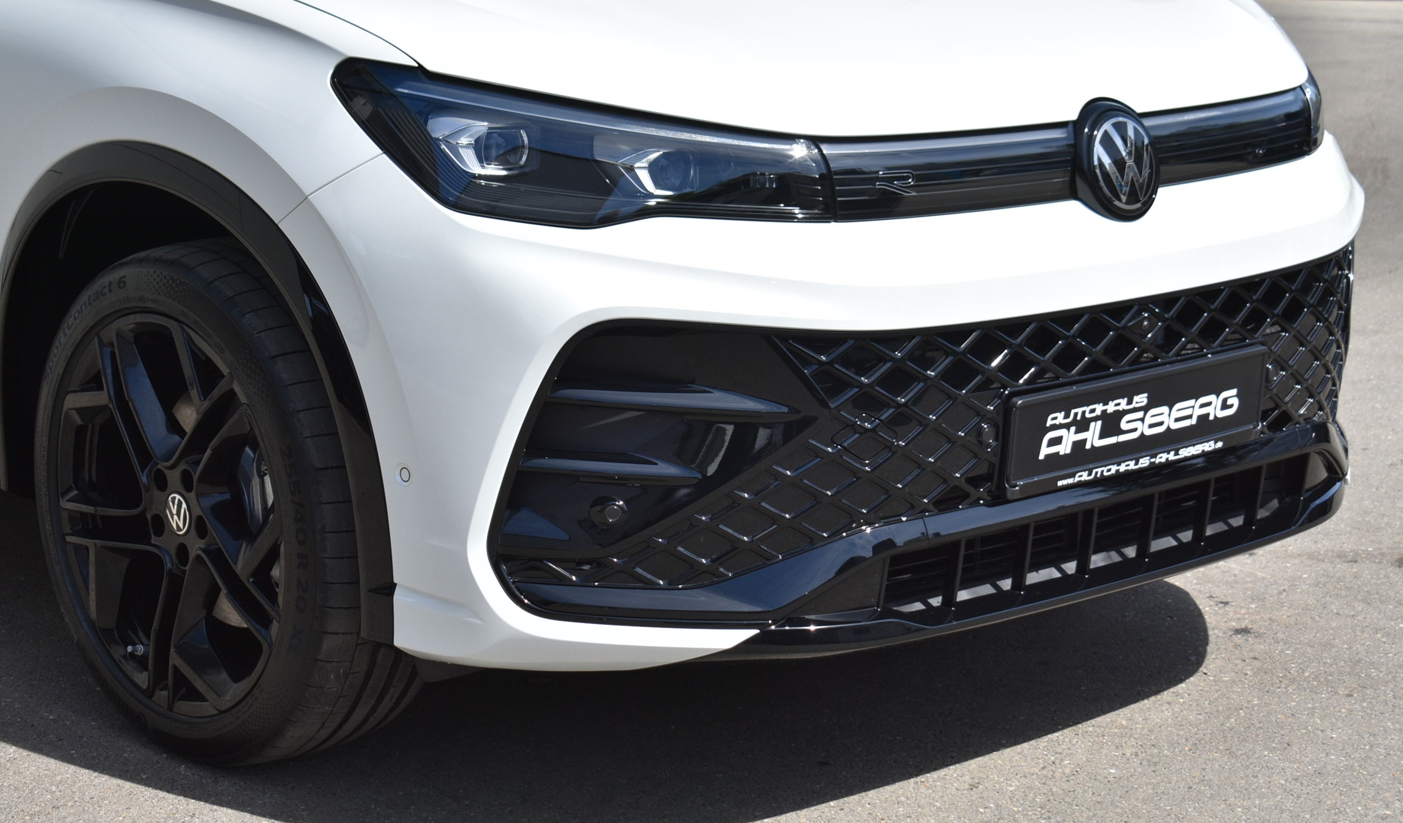 Thumbnail 4 - Volkswagen Tiguan R-LINE /STHZ HUD/PANO/20 ZOLL/H&K/BLACK/IQ