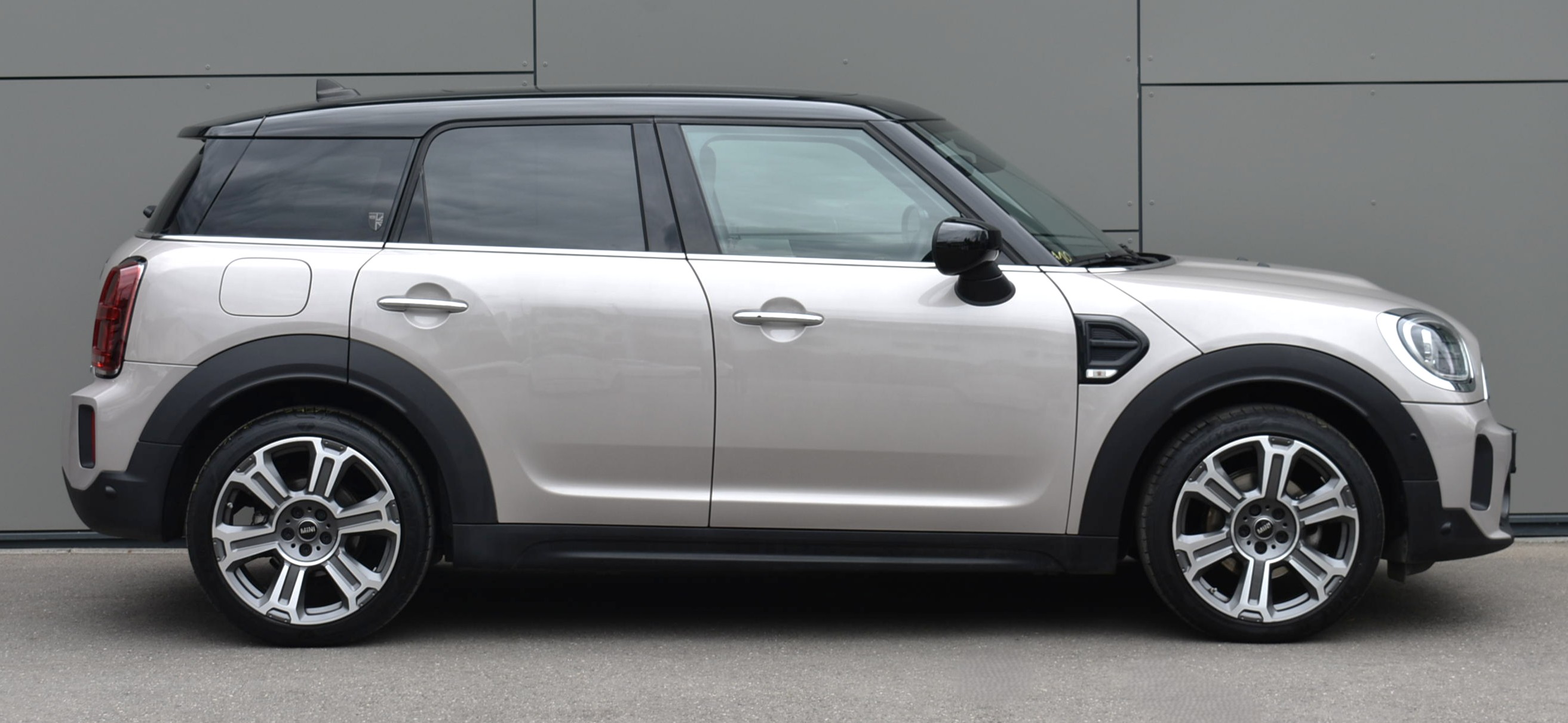 Thumbnail 5 - MINI COOPER COUNTRYMAN YOURS/ PANO/MEMORY/LEDER/CAR-PLAY/HUD