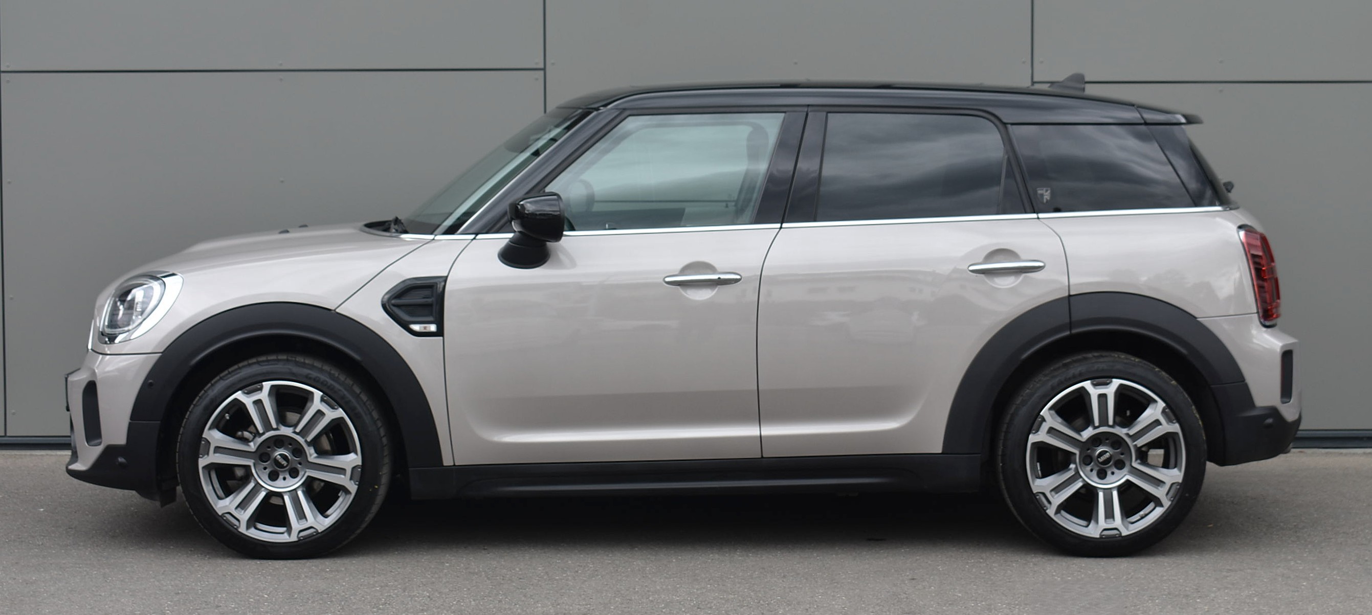Thumbnail 9 - MINI COOPER COUNTRYMAN YOURS/ PANO/MEMORY/LEDER/CAR-PLAY/HUD