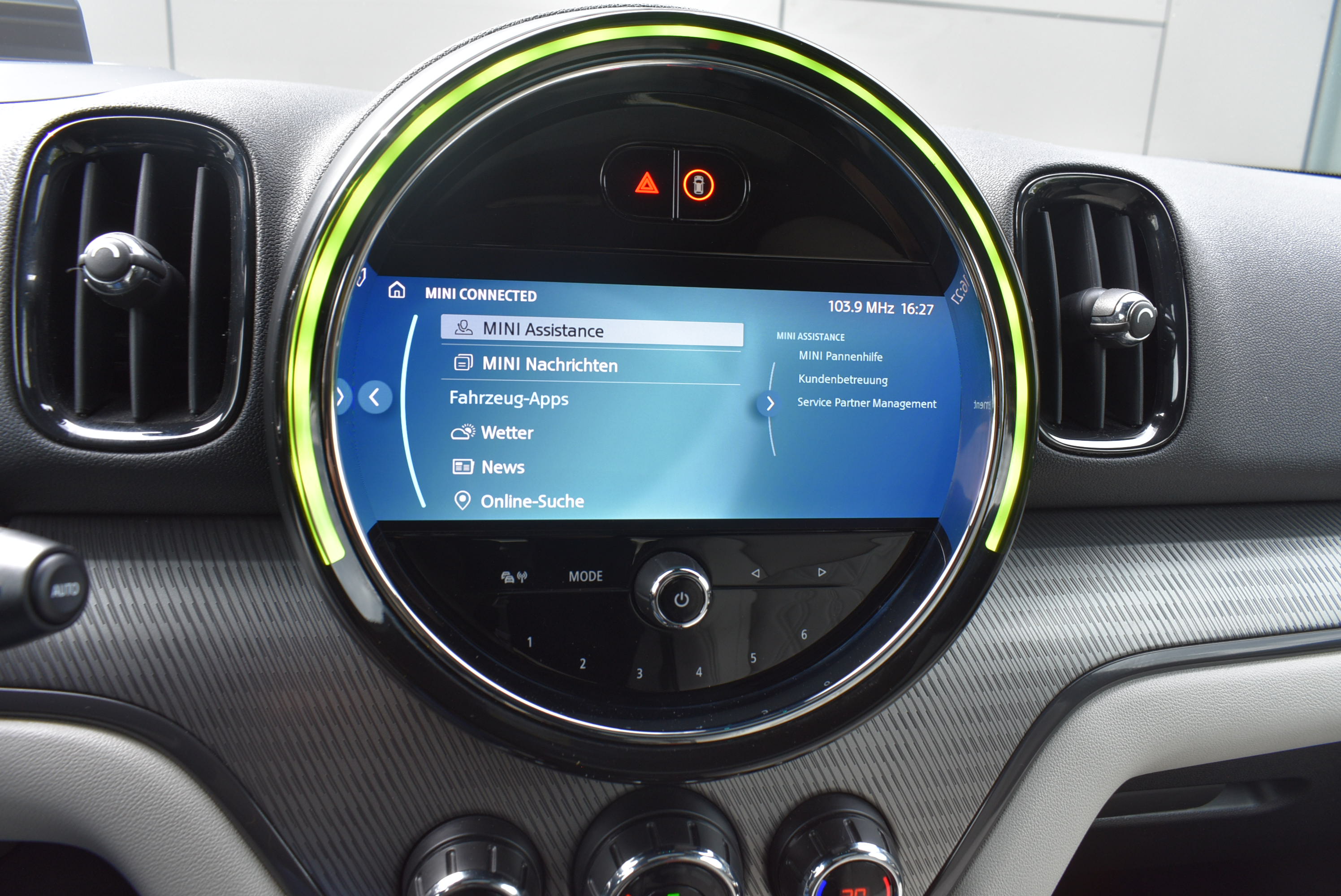 Thumbnail 29 - MINI COOPER COUNTRYMAN YOURS/ PANO/MEMORY/LEDER/CAR-PLAY/HUD