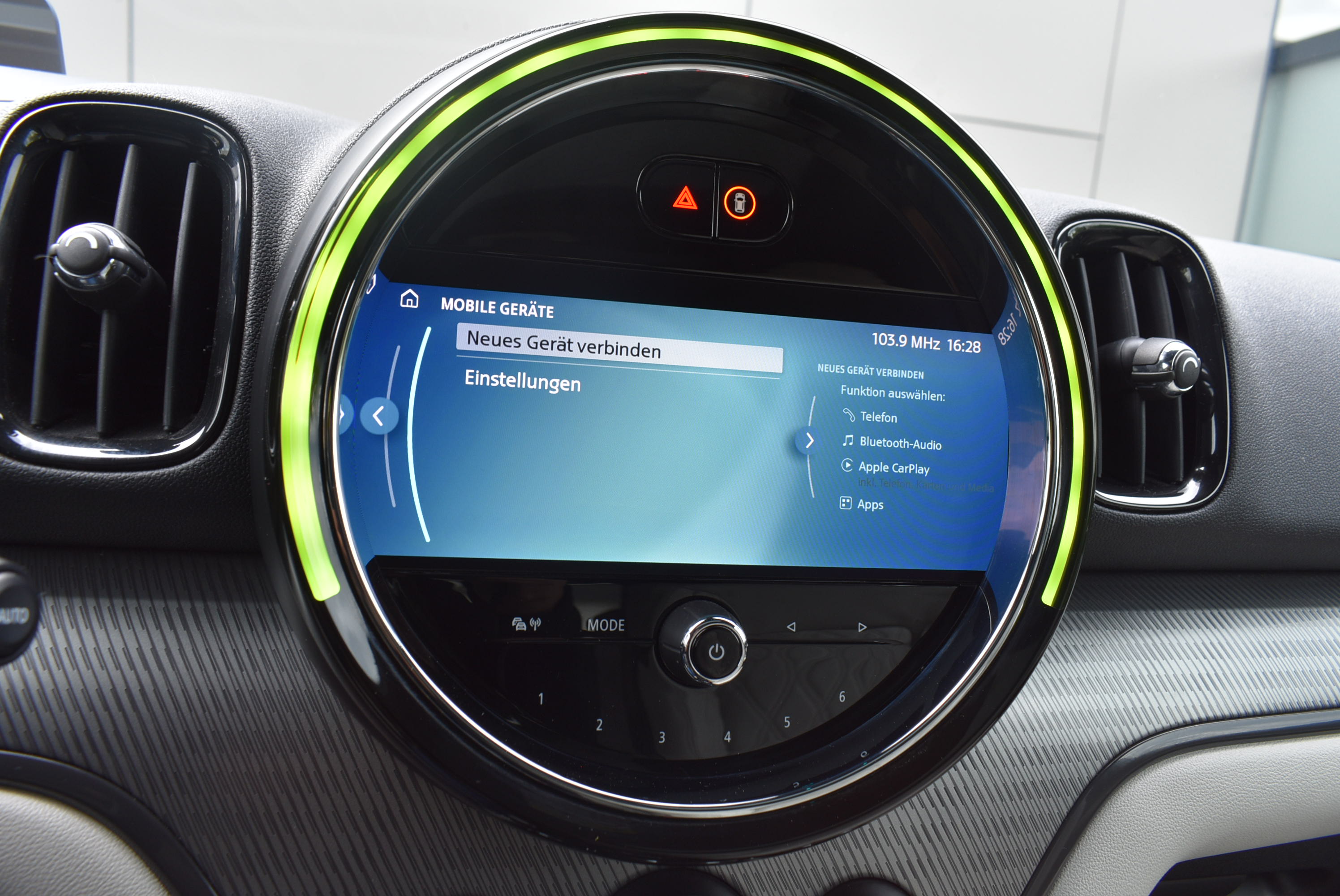 Thumbnail 30 - MINI COOPER COUNTRYMAN YOURS/ PANO/MEMORY/LEDER/CAR-PLAY/HUD
