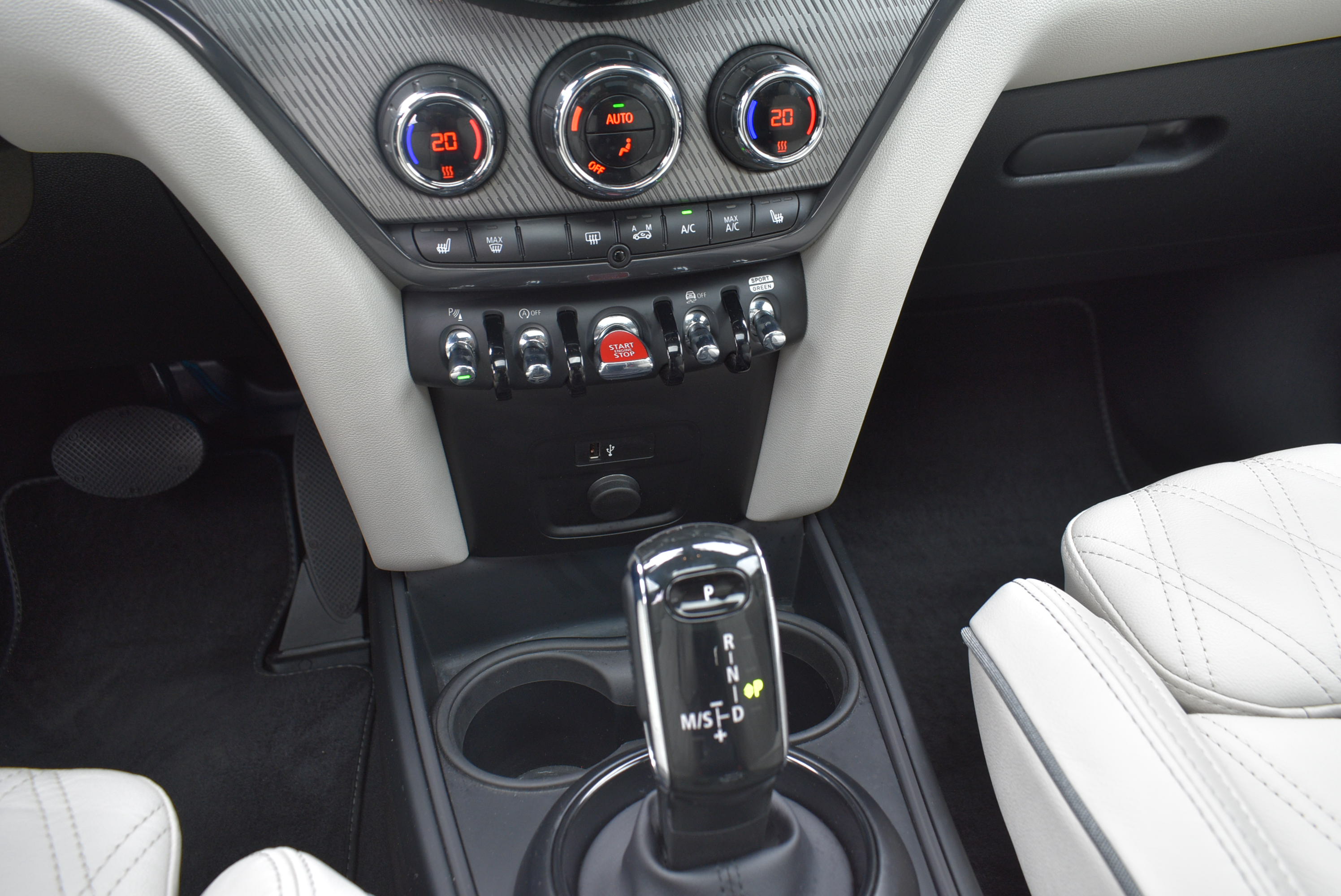 Thumbnail 23 - MINI COOPER COUNTRYMAN YOURS/ PANO/MEMORY/LEDER/CAR-PLAY/HUD