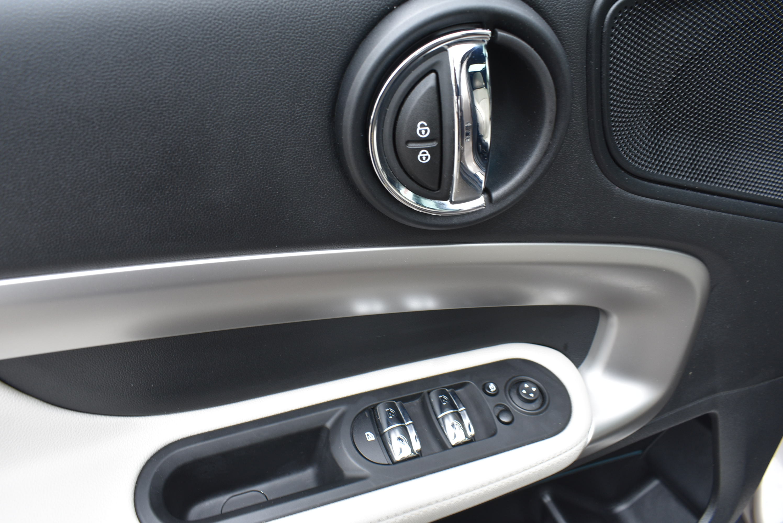 Thumbnail 24 - MINI COOPER COUNTRYMAN YOURS/ PANO/MEMORY/LEDER/CAR-PLAY/HUD