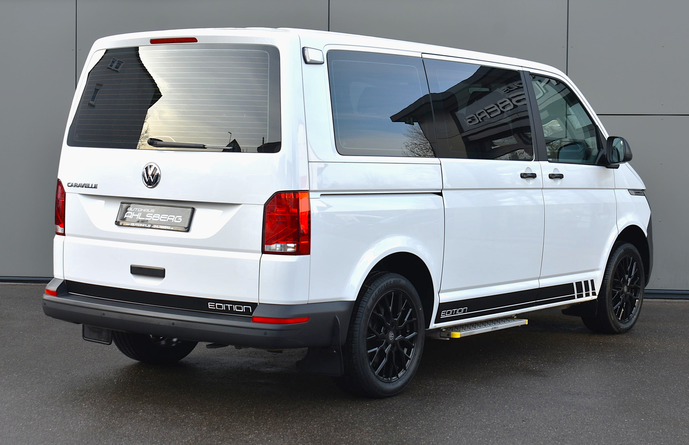 Thumbnail 6 - Volkswagen T6.1 CARAV.EDITION/ 9-SITZ/1.HAND/PDC/BT/AHK/DAB