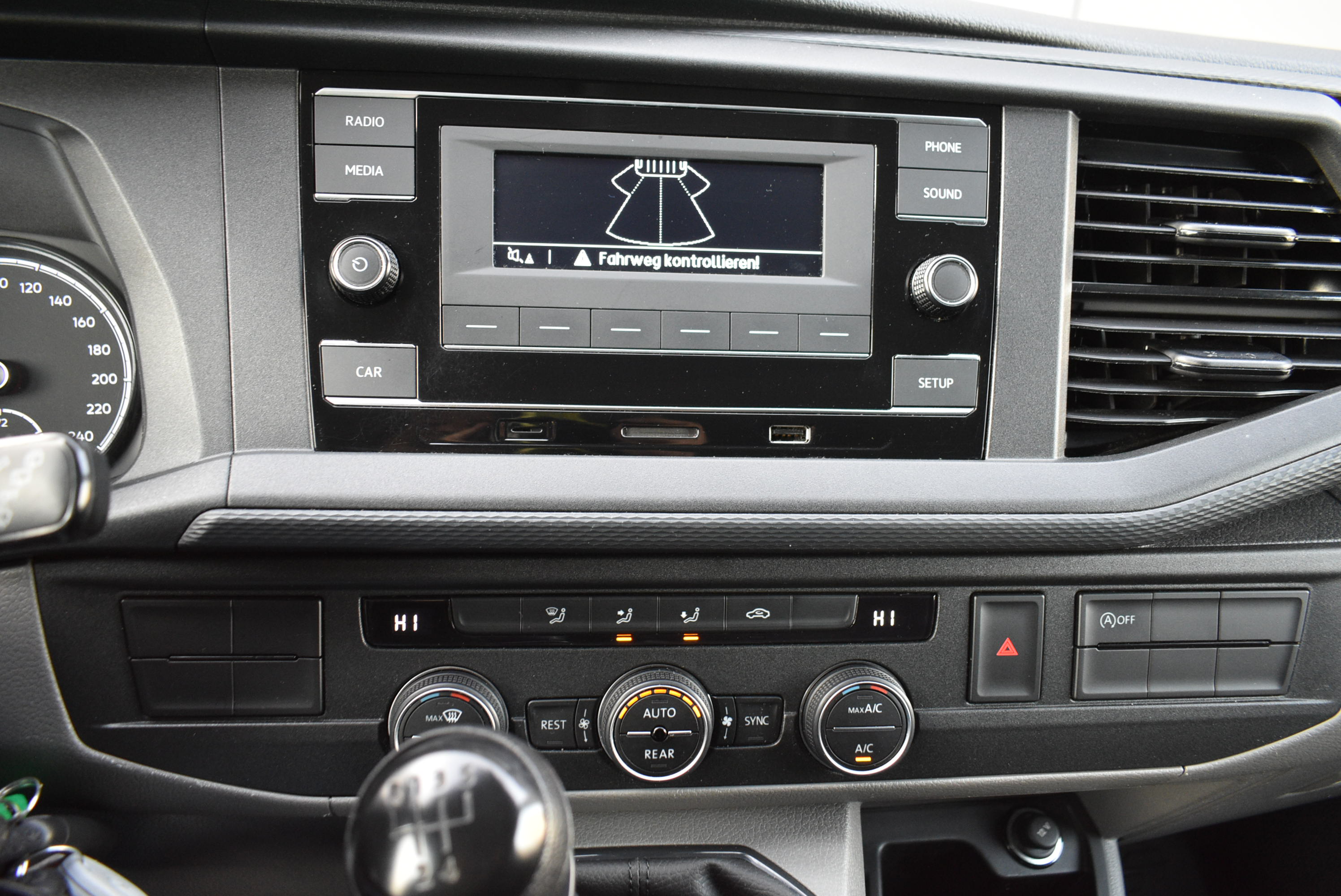 Thumbnail 22 - Volkswagen T6.1 CARAV.EDITION/ 9-SITZ/1.HAND/PDC/BT/AHK/DAB