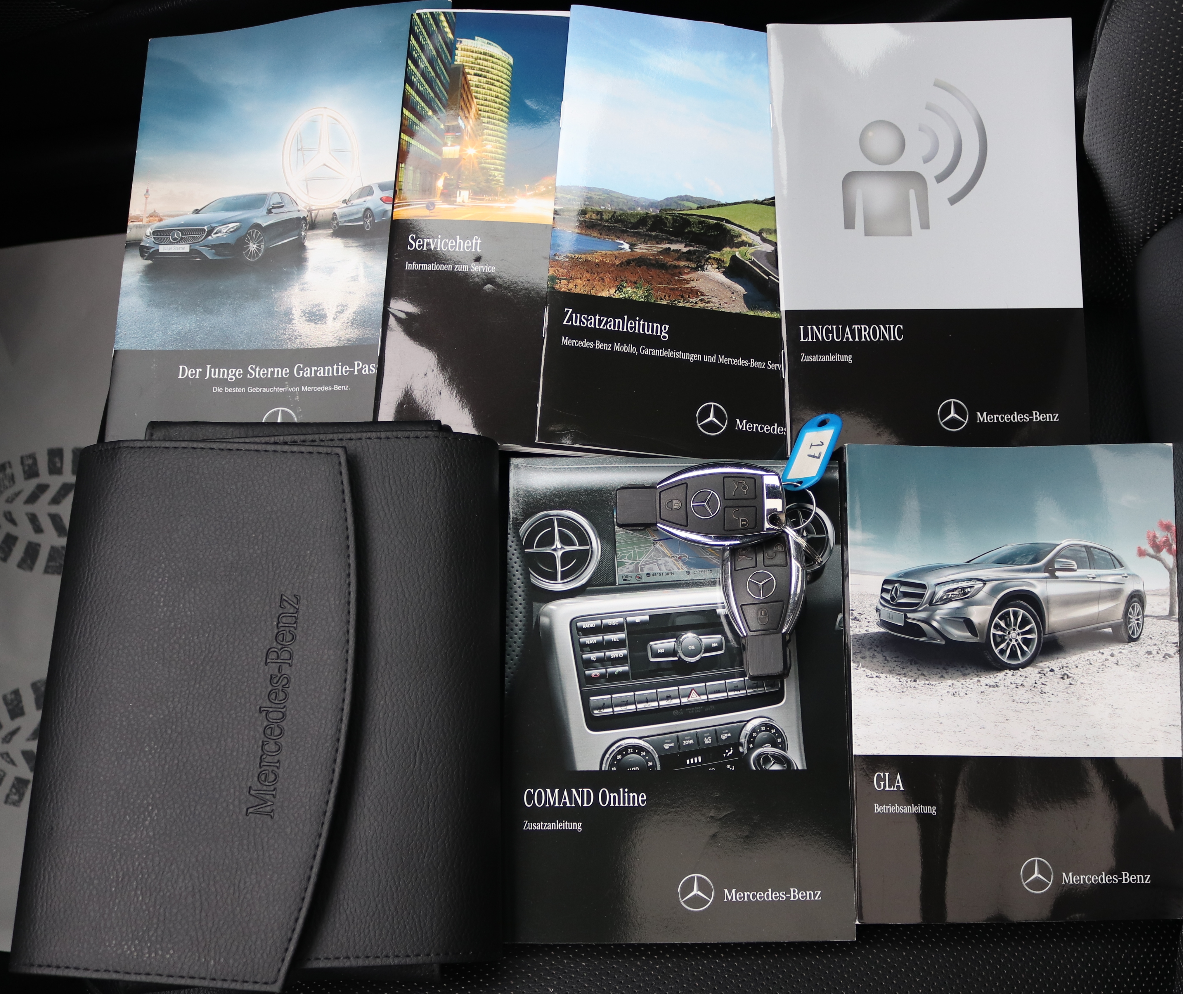 Daumennagel 19 - Mercedes-Benz GLA 45 AMG 4MATIC Panoram Kamera H&K Memory