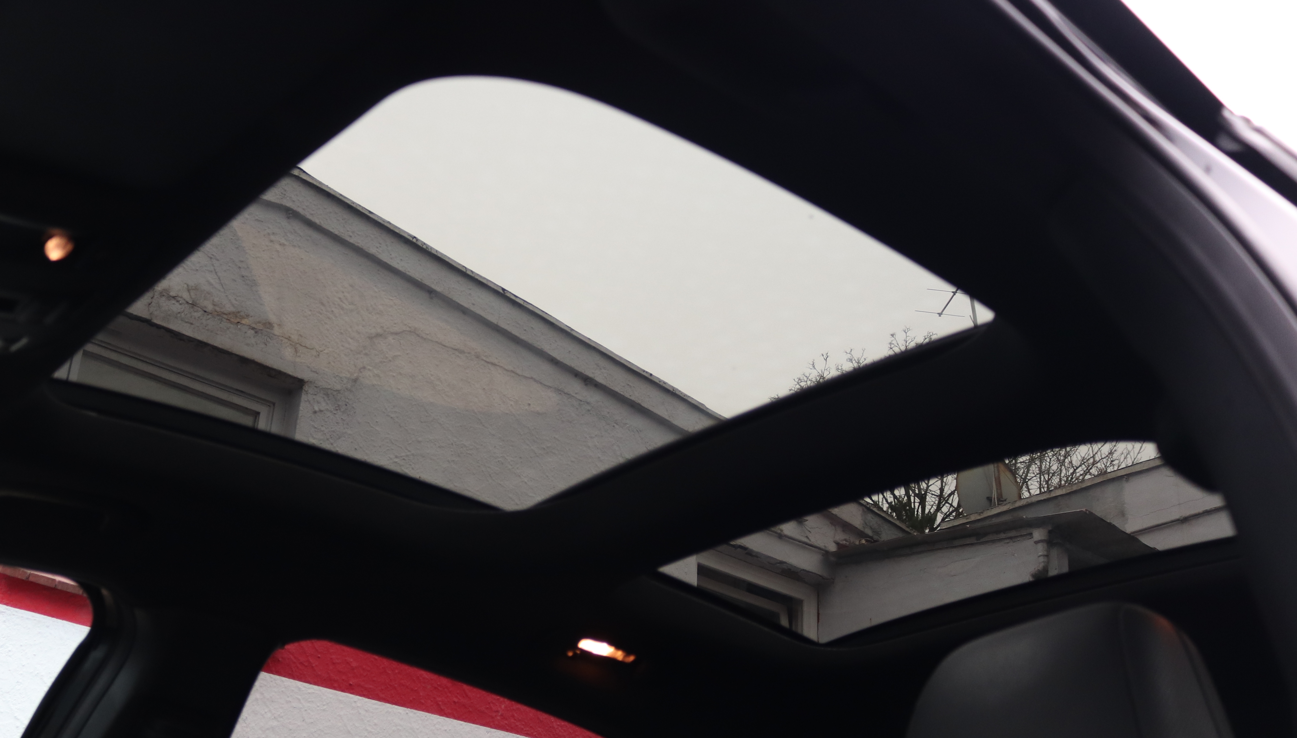 Daumennagel 5 - Mercedes-Benz GLA 45 AMG 4MATIC Panoram Kamera H&K Memory