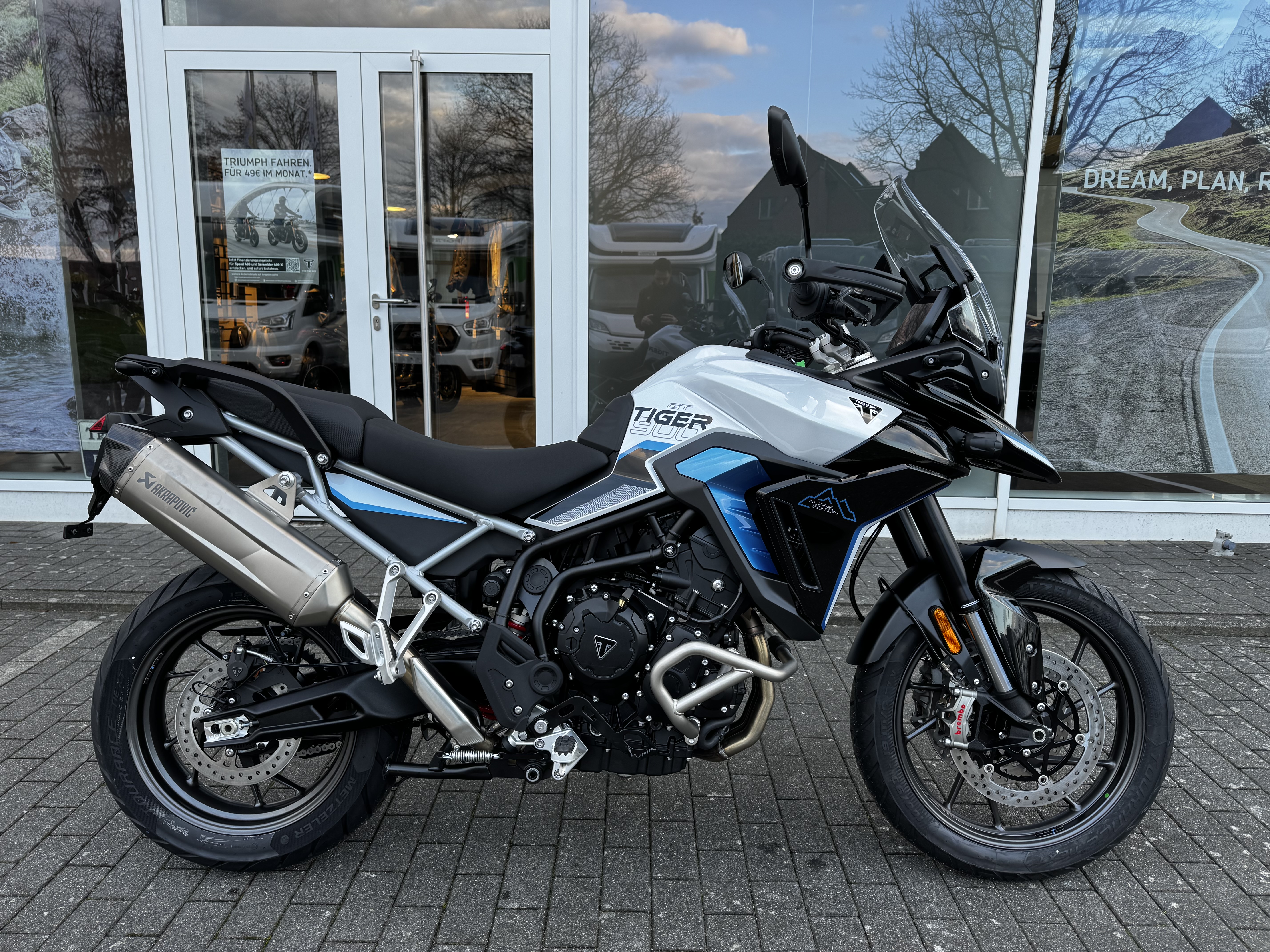 Daumennagel 3 - Triumph Tiger 900 Alpine Edition Akrapovic-Lager