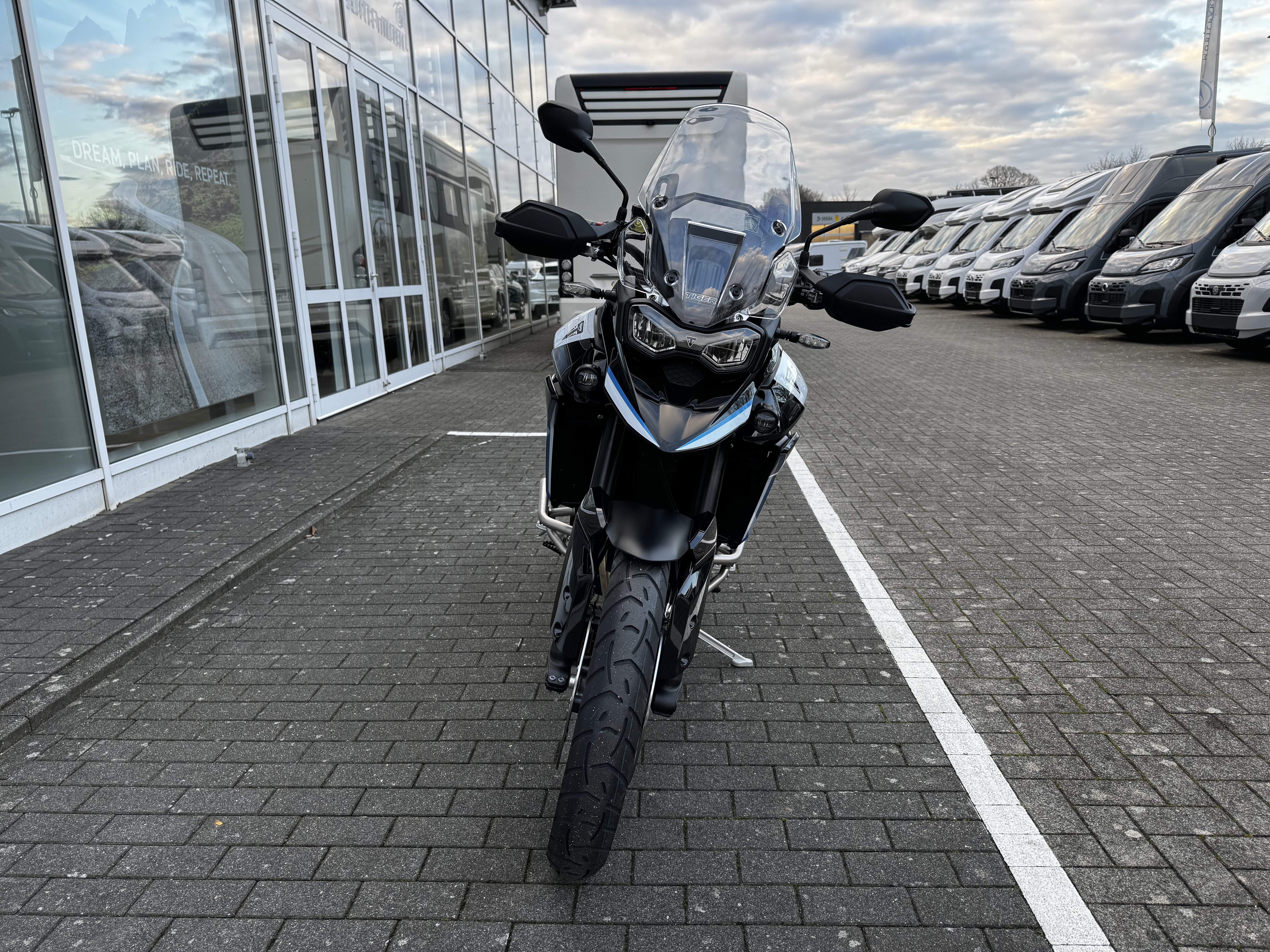 Daumennagel 8 - Triumph Tiger 900 Alpine Edition Akrapovic-Lager