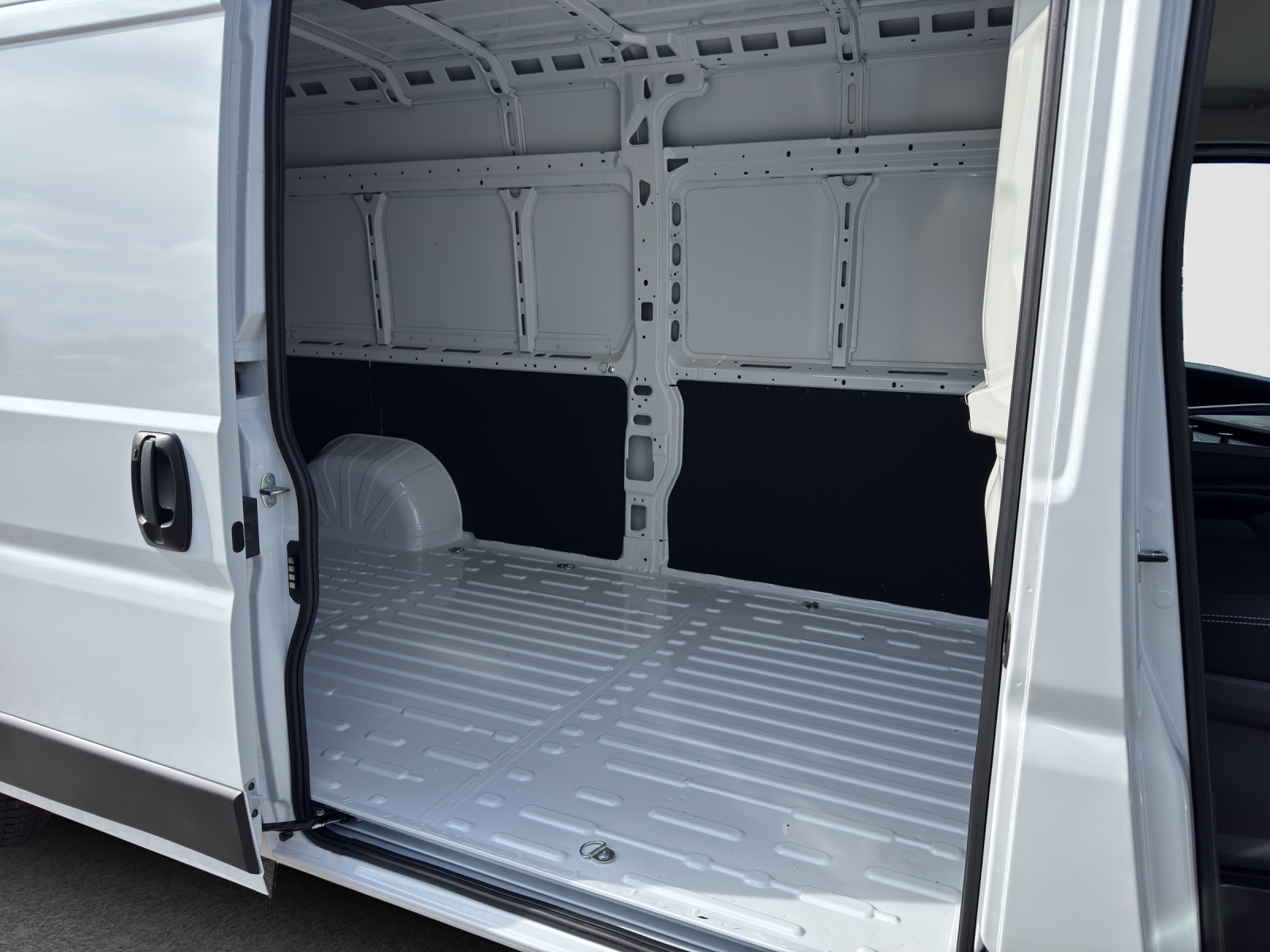 Daumennagel 16 - Fiat Ducato 35 L3H2 140MT6 Hochdach ACC+Kamera+Keyless