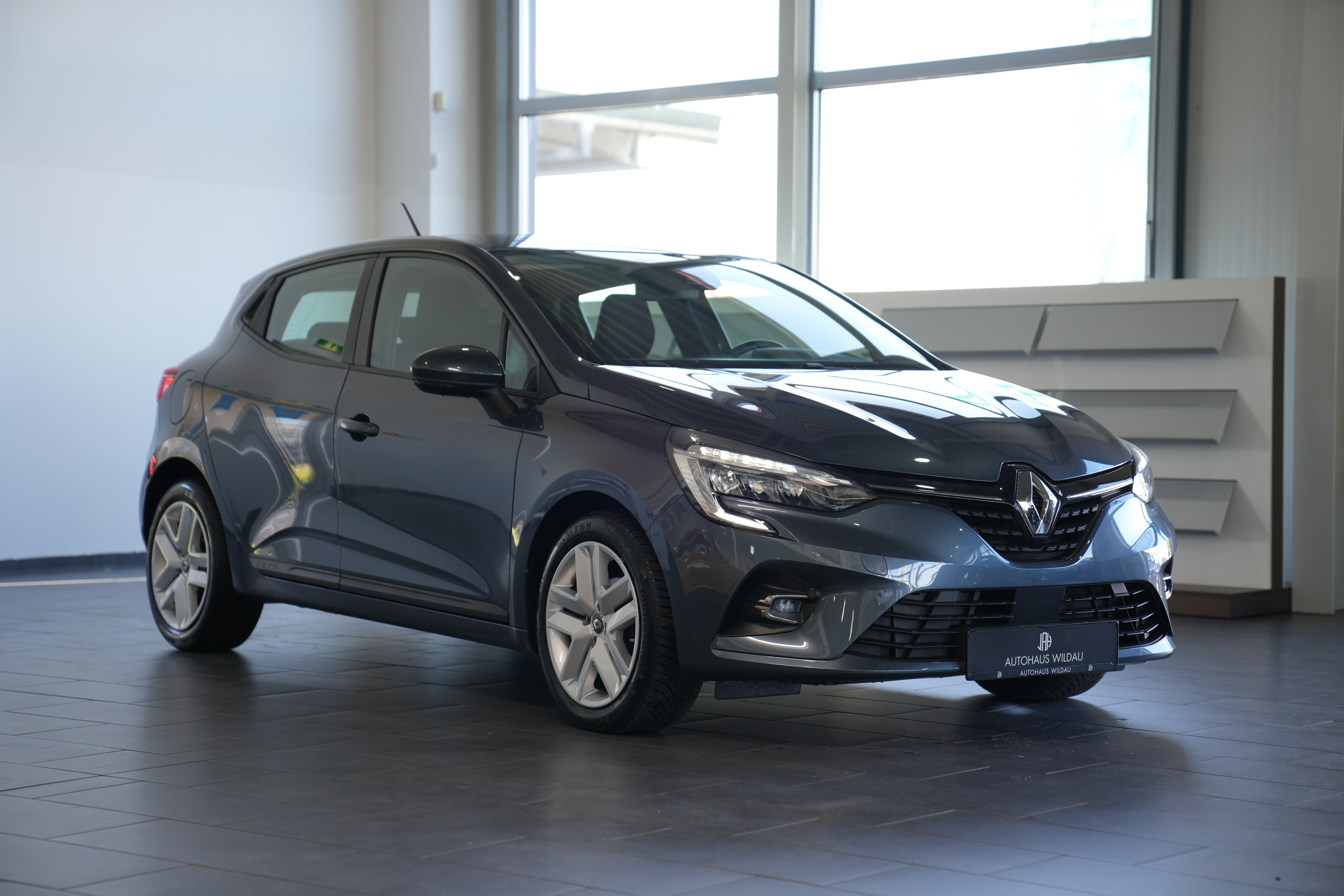 Daumennagel 5 - Renault Clio V Business Edition LED NAV TEMP