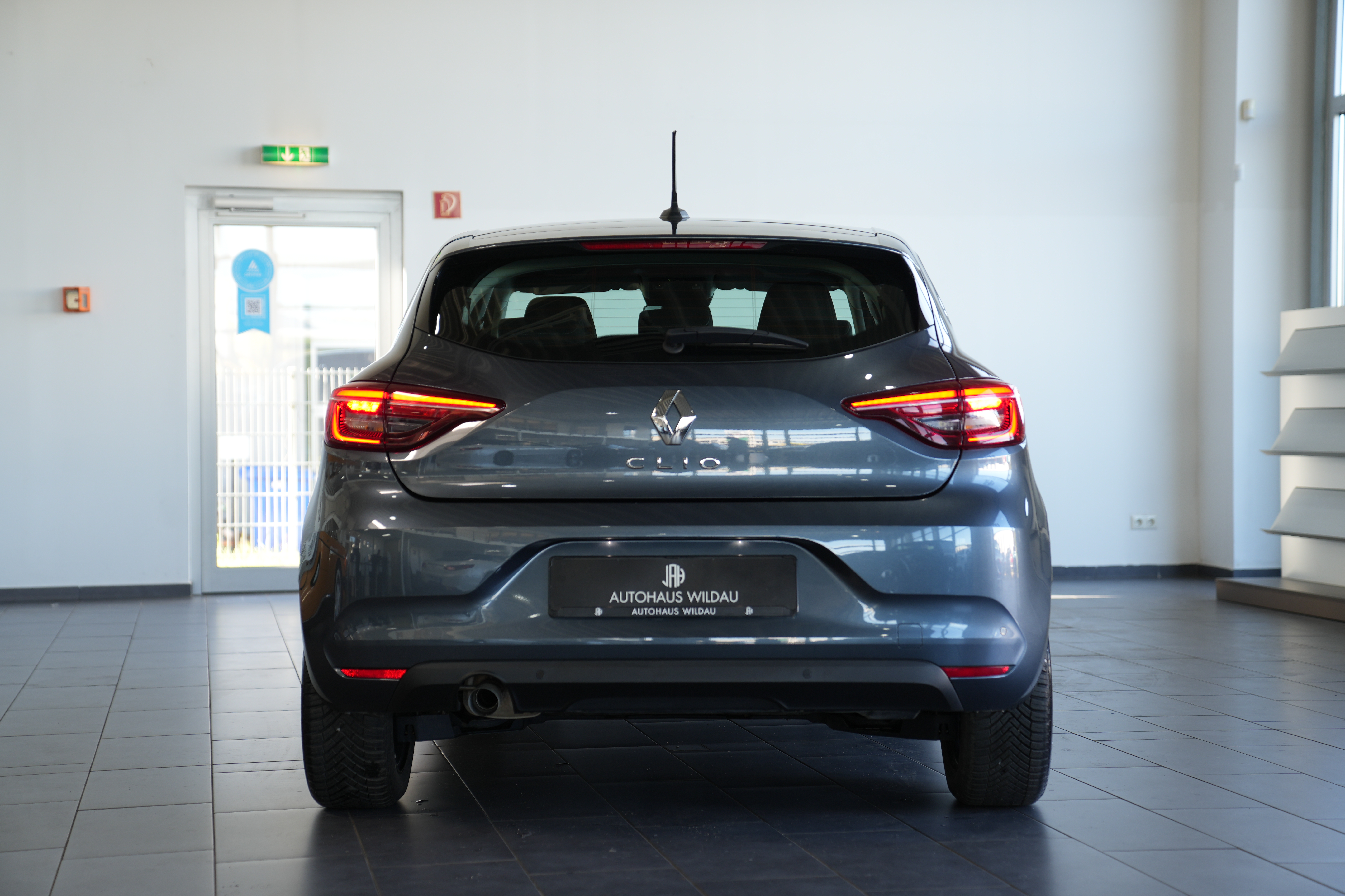Daumennagel 8 - Renault Clio V Business Edition LED NAV TEMP